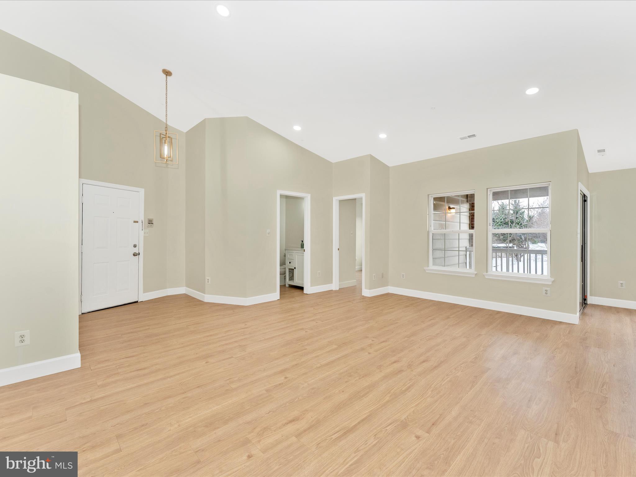 LAKETREE - Residential