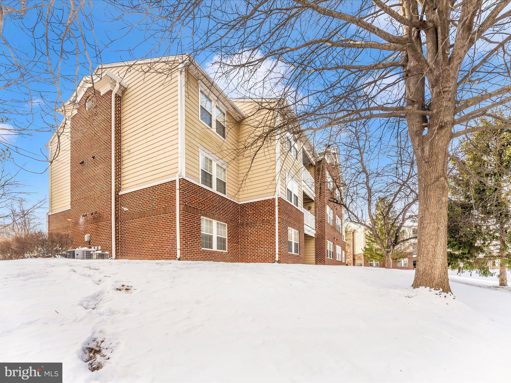 LAKETREE - Residential