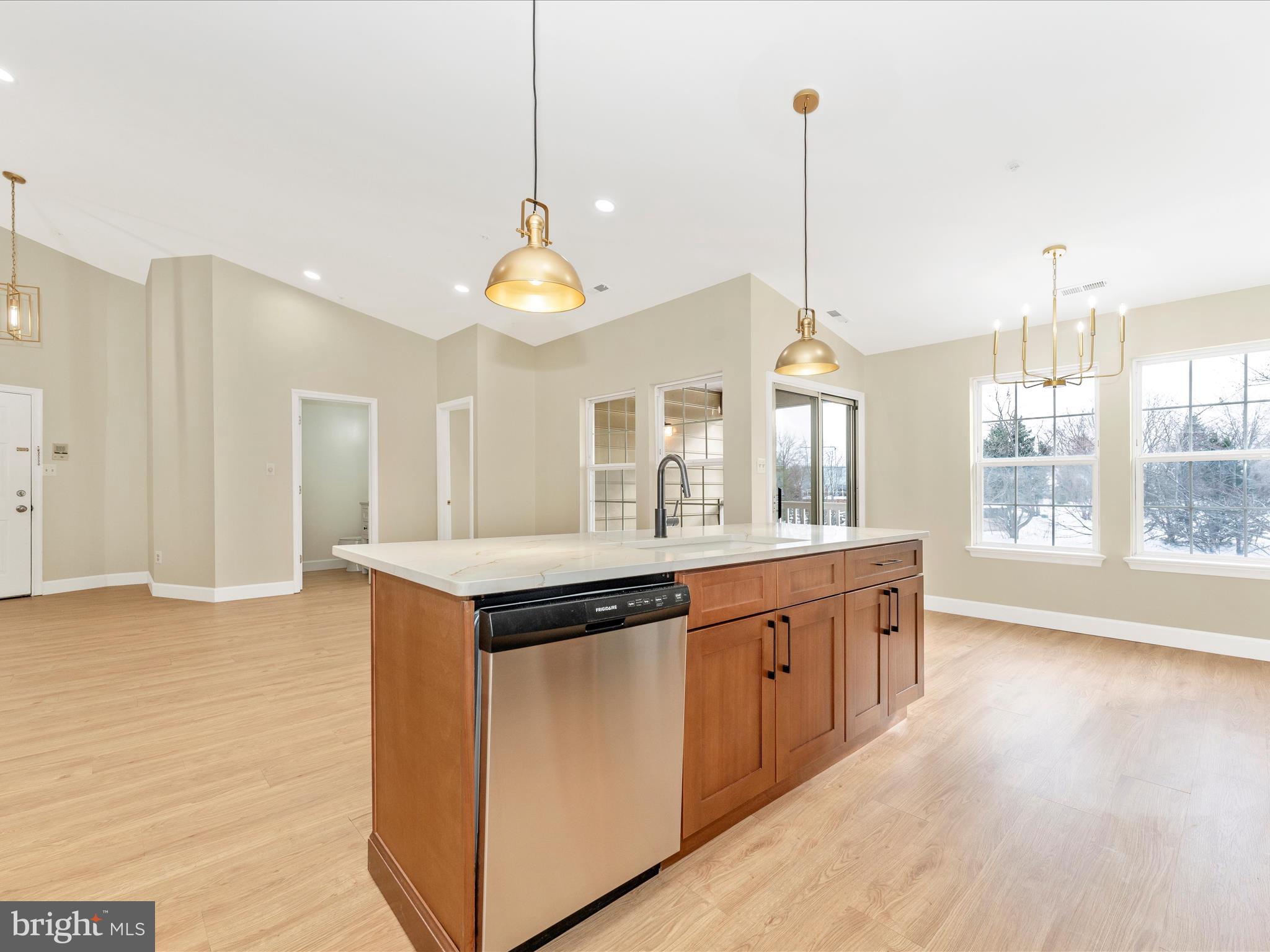 LAKETREE - Residential