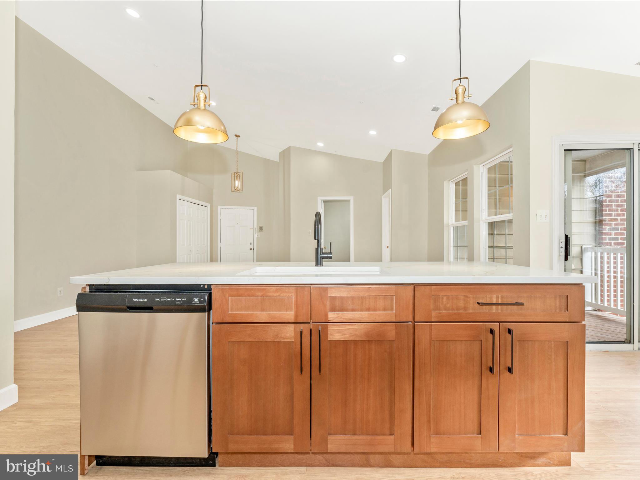 LAKETREE - Residential