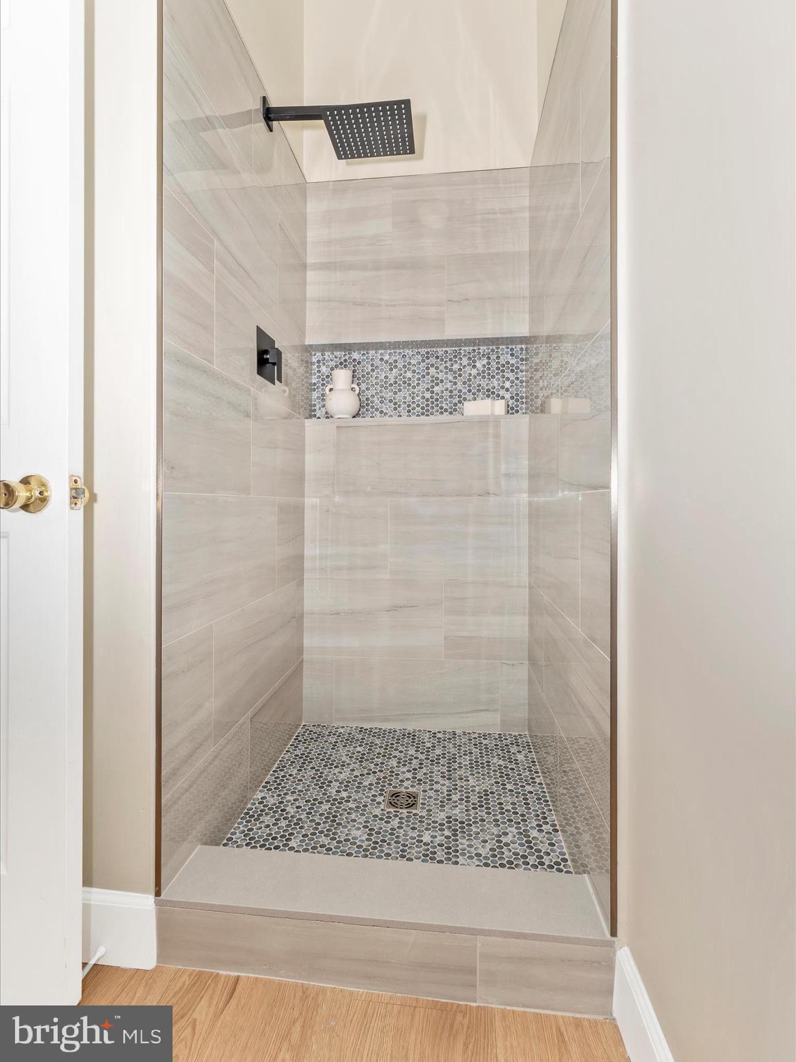 LAKETREE - Residential