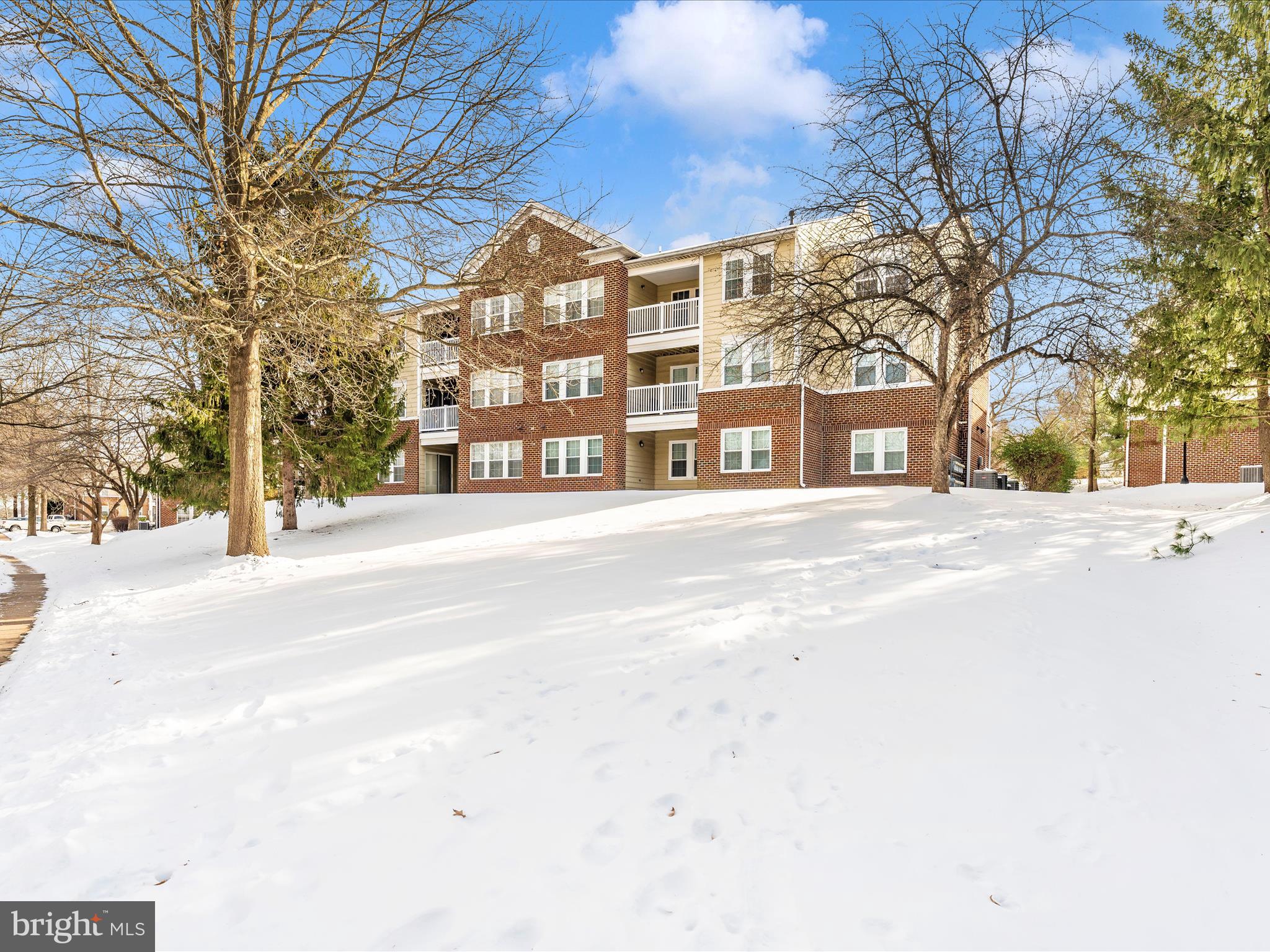 LAKETREE - Residential