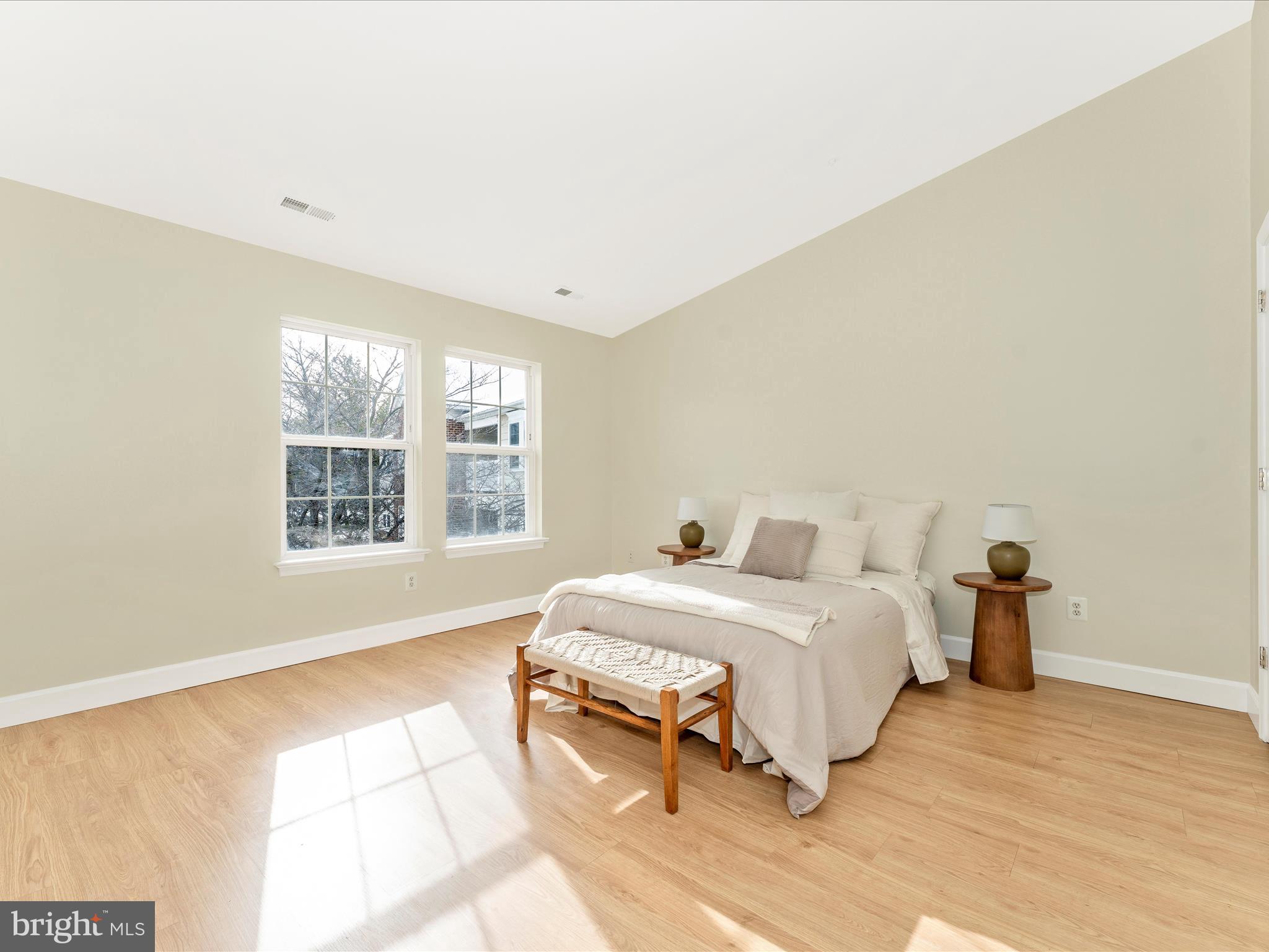 LAKETREE - Residential