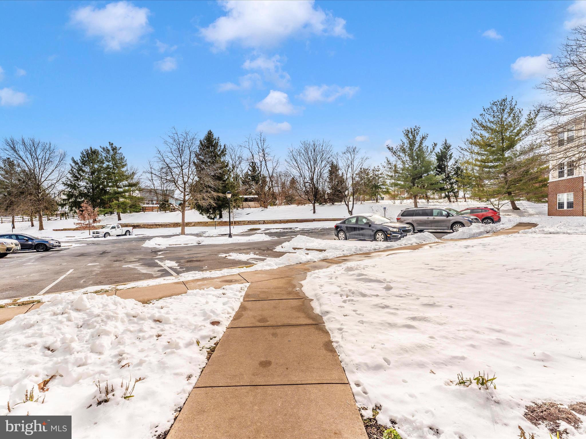 LAKETREE - Residential