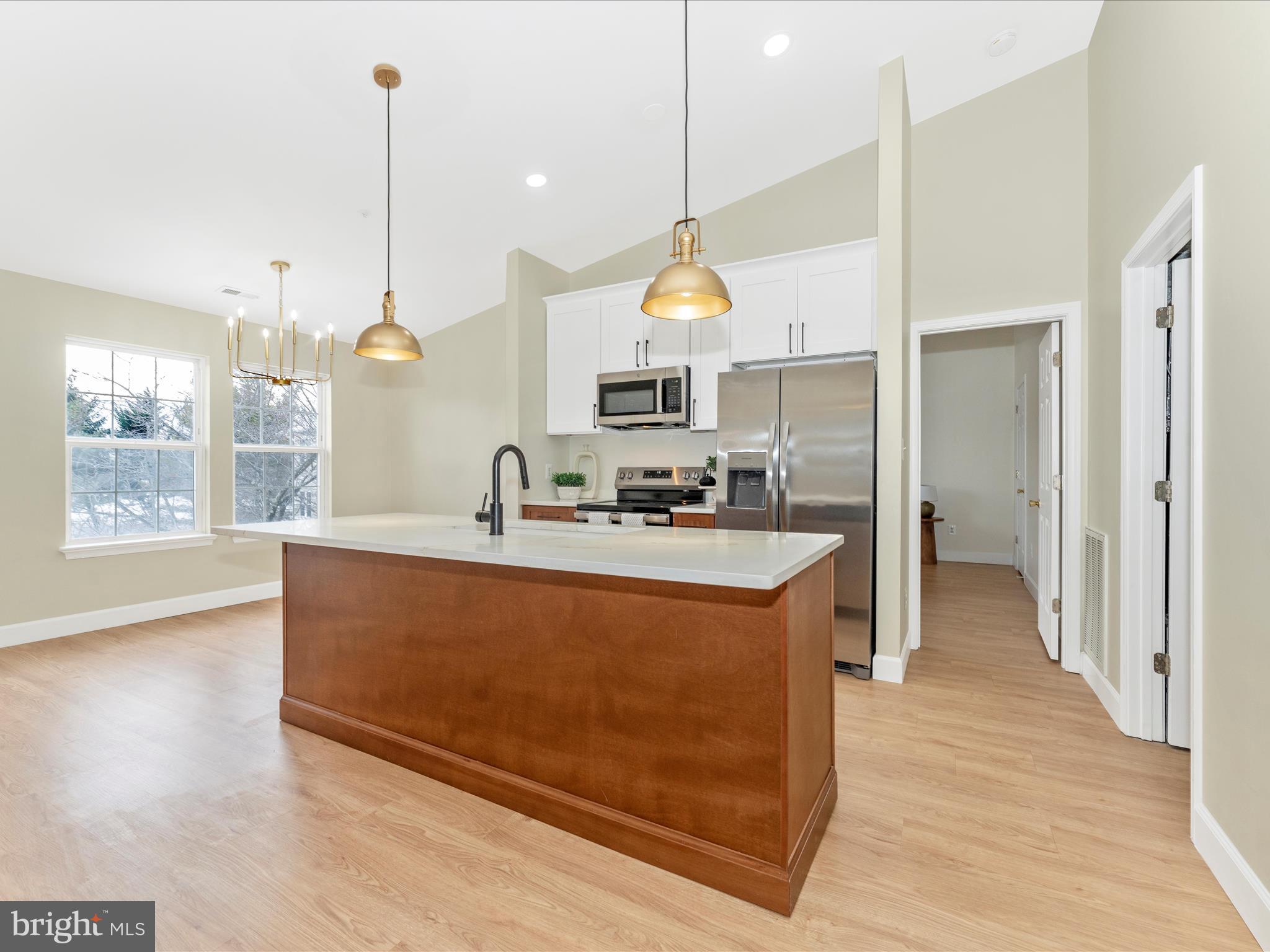 LAKETREE - Residential