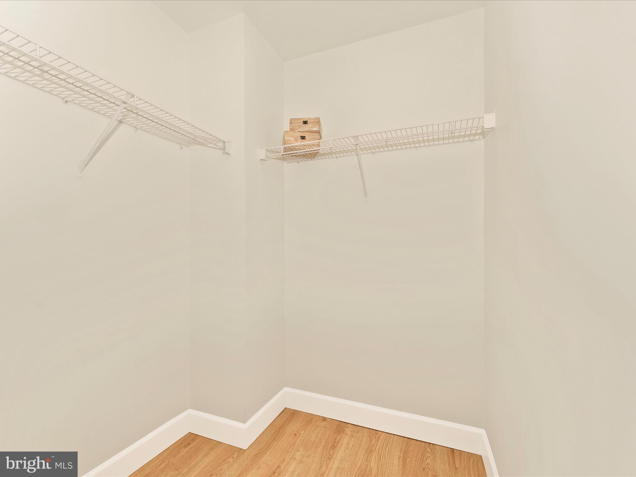 LAKETREE - Residential