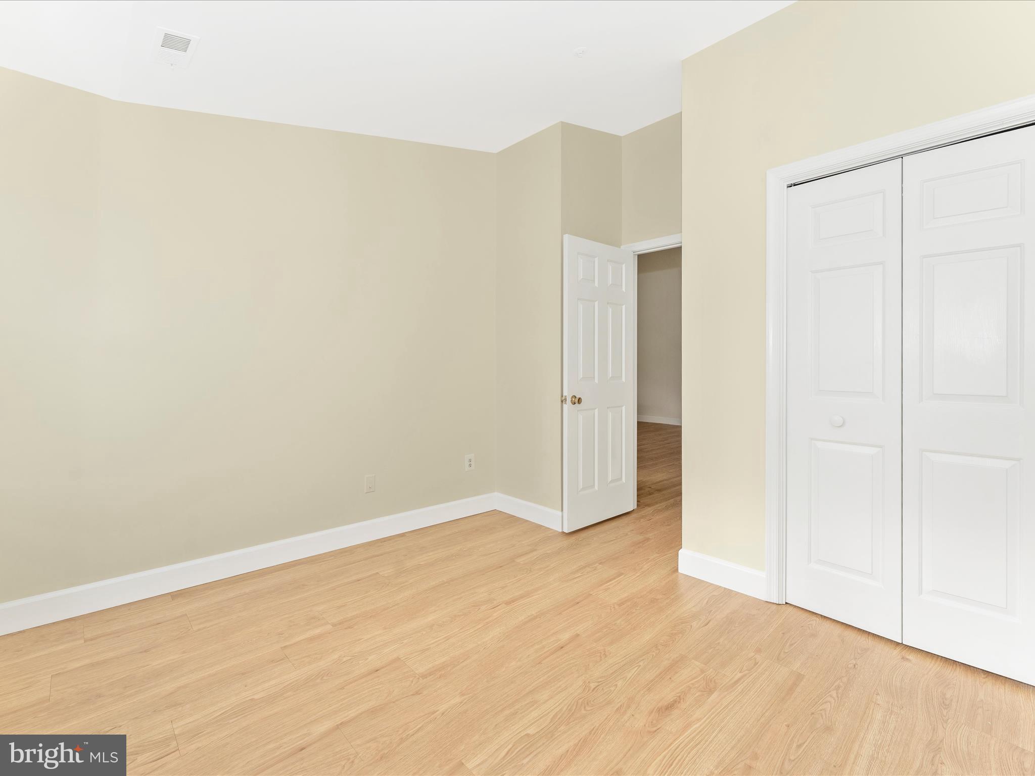 LAKETREE - Residential