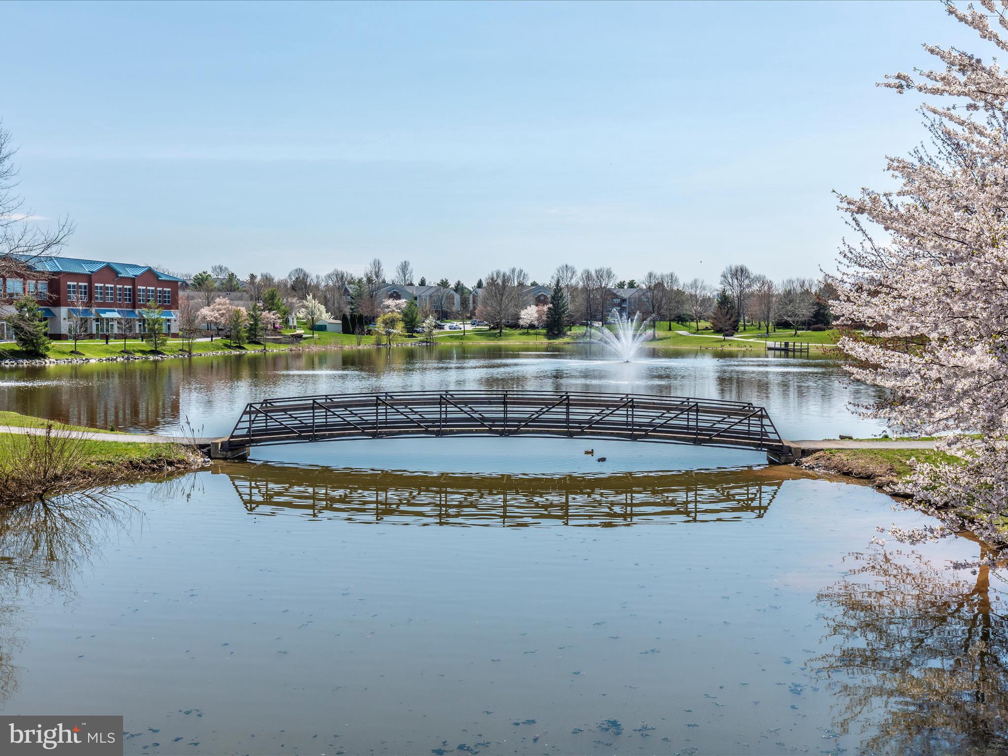LAKETREE - Residential