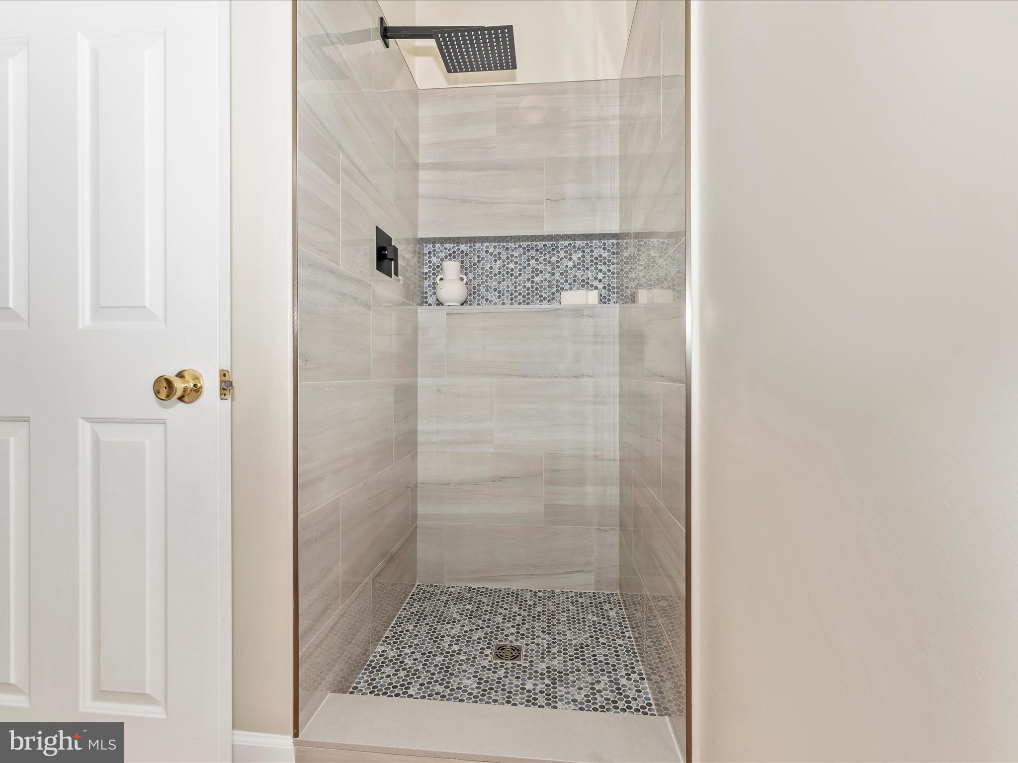 LAKETREE - Residential