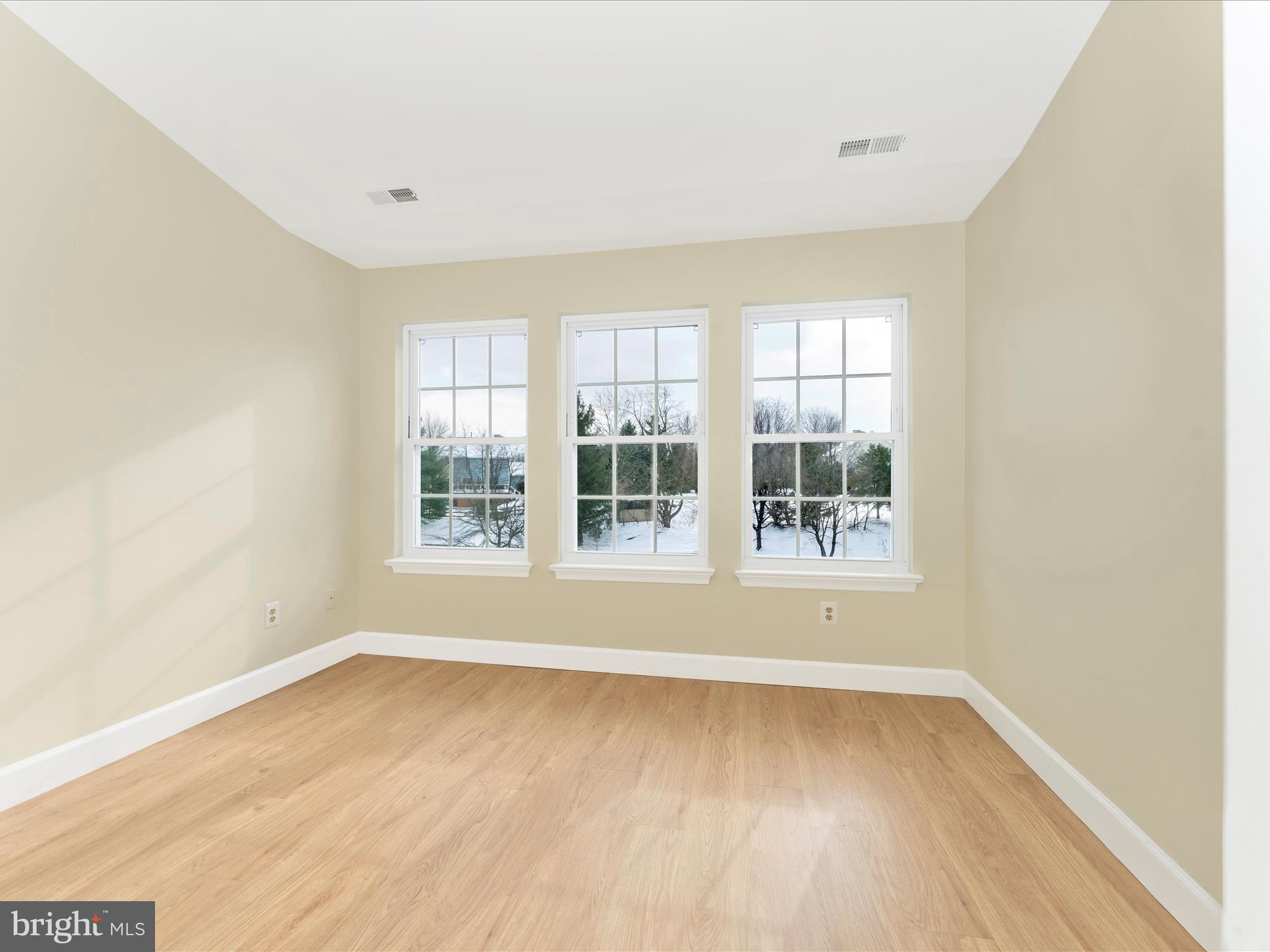 LAKETREE - Residential