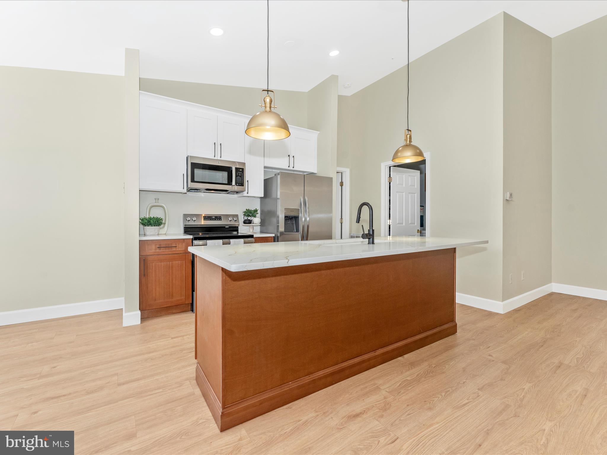 LAKETREE - Residential