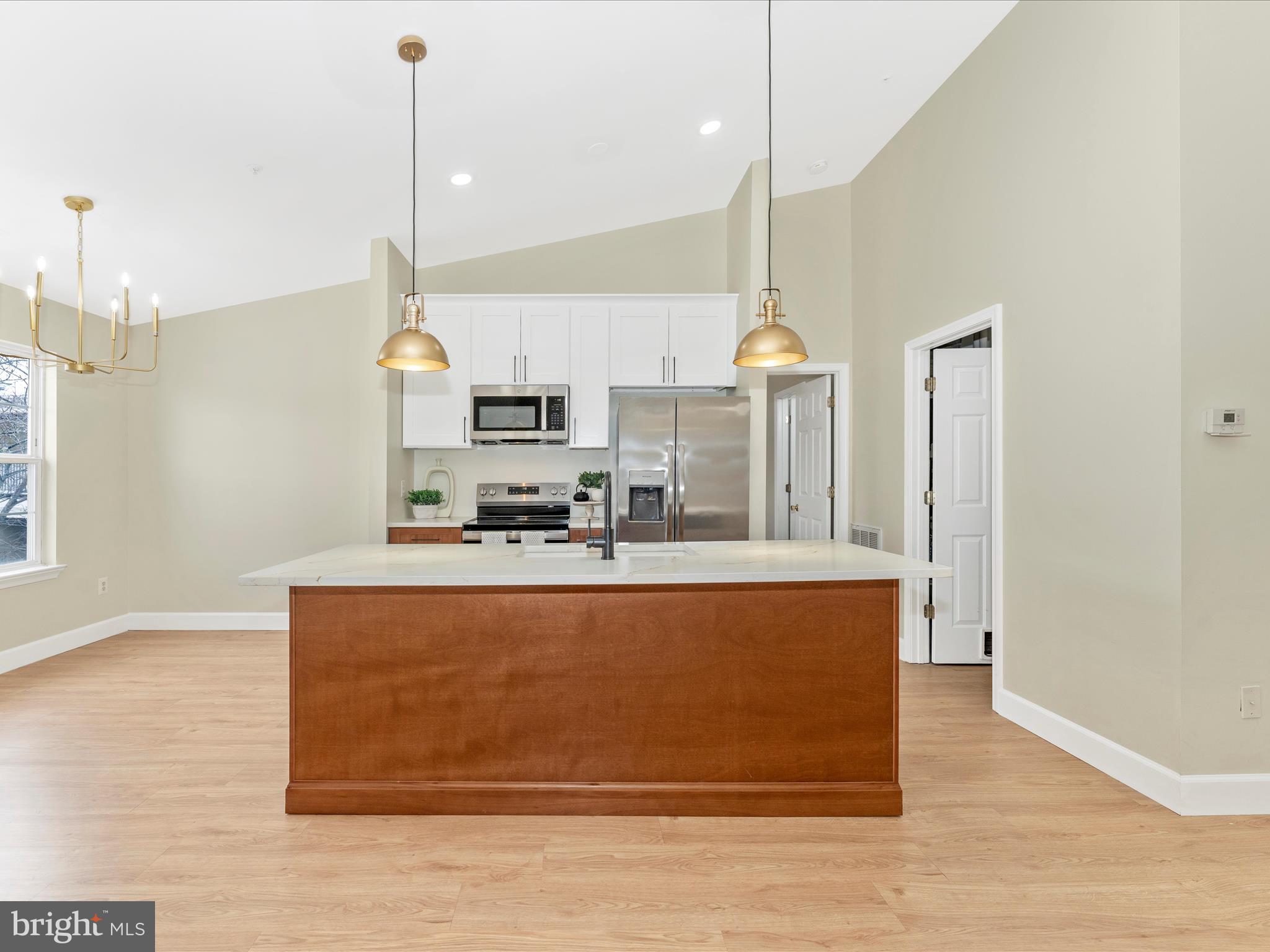 LAKETREE - Residential