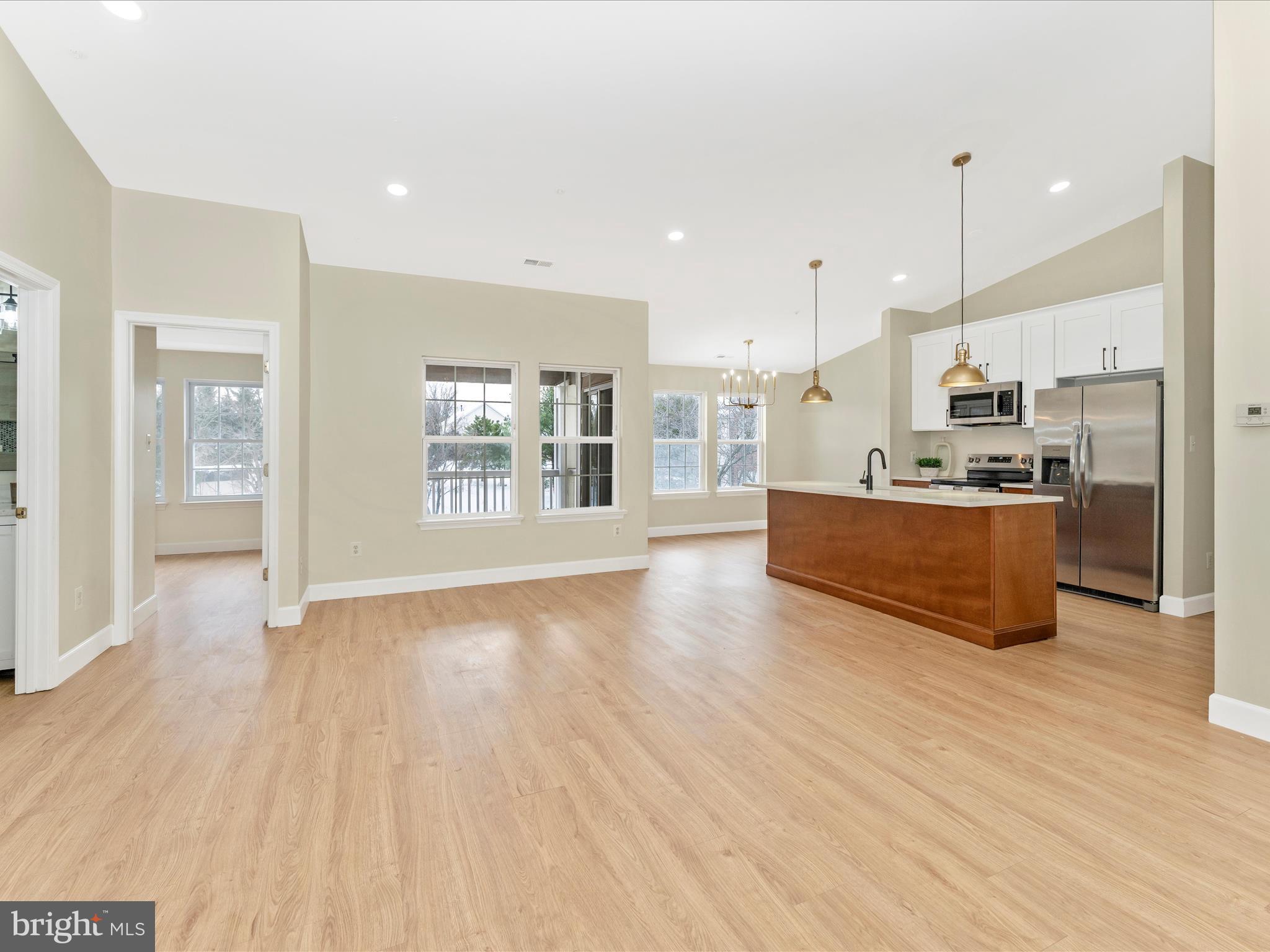 LAKETREE - Residential