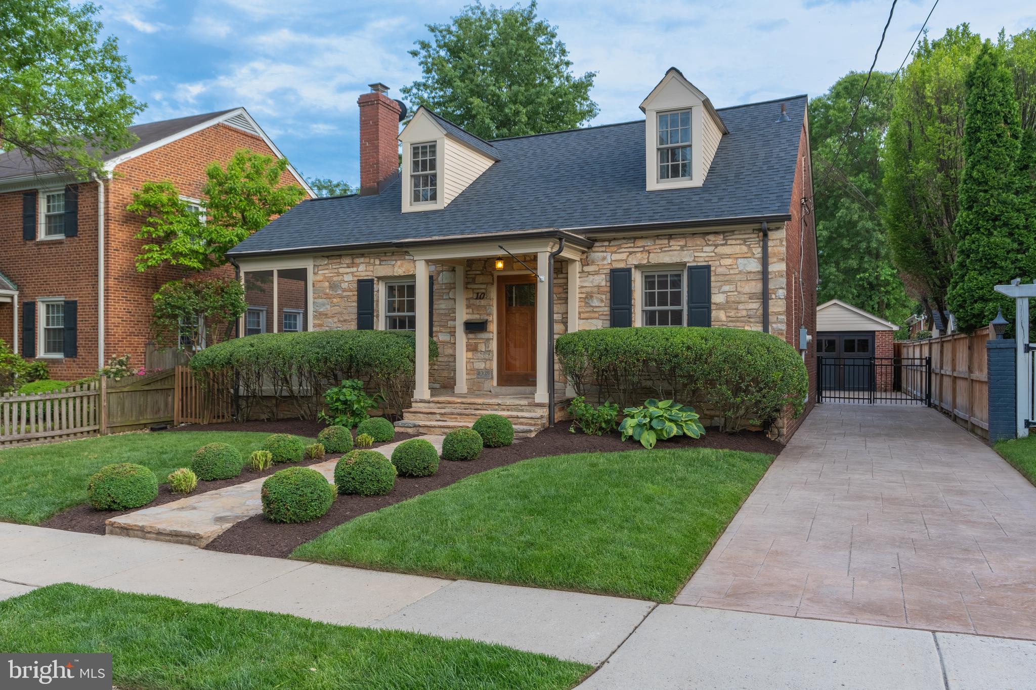10 W HOWELL AVENUE