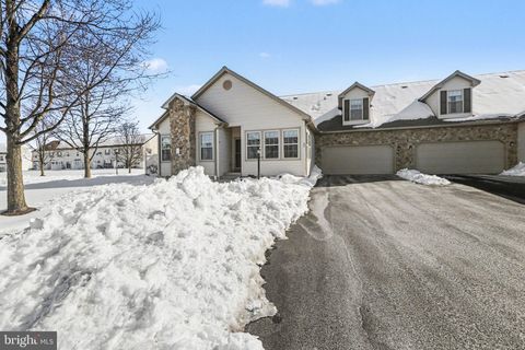 Photo of 50 S Village Circle, PALMYRA, PA 17078 (MLS # PALN2024690)