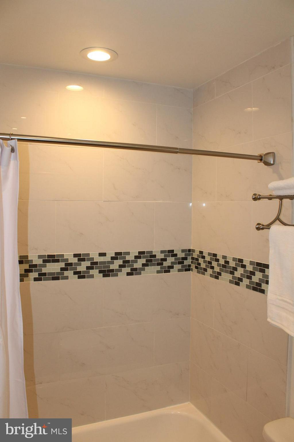 SILVER SPRING CNTRY CLUB - Residential