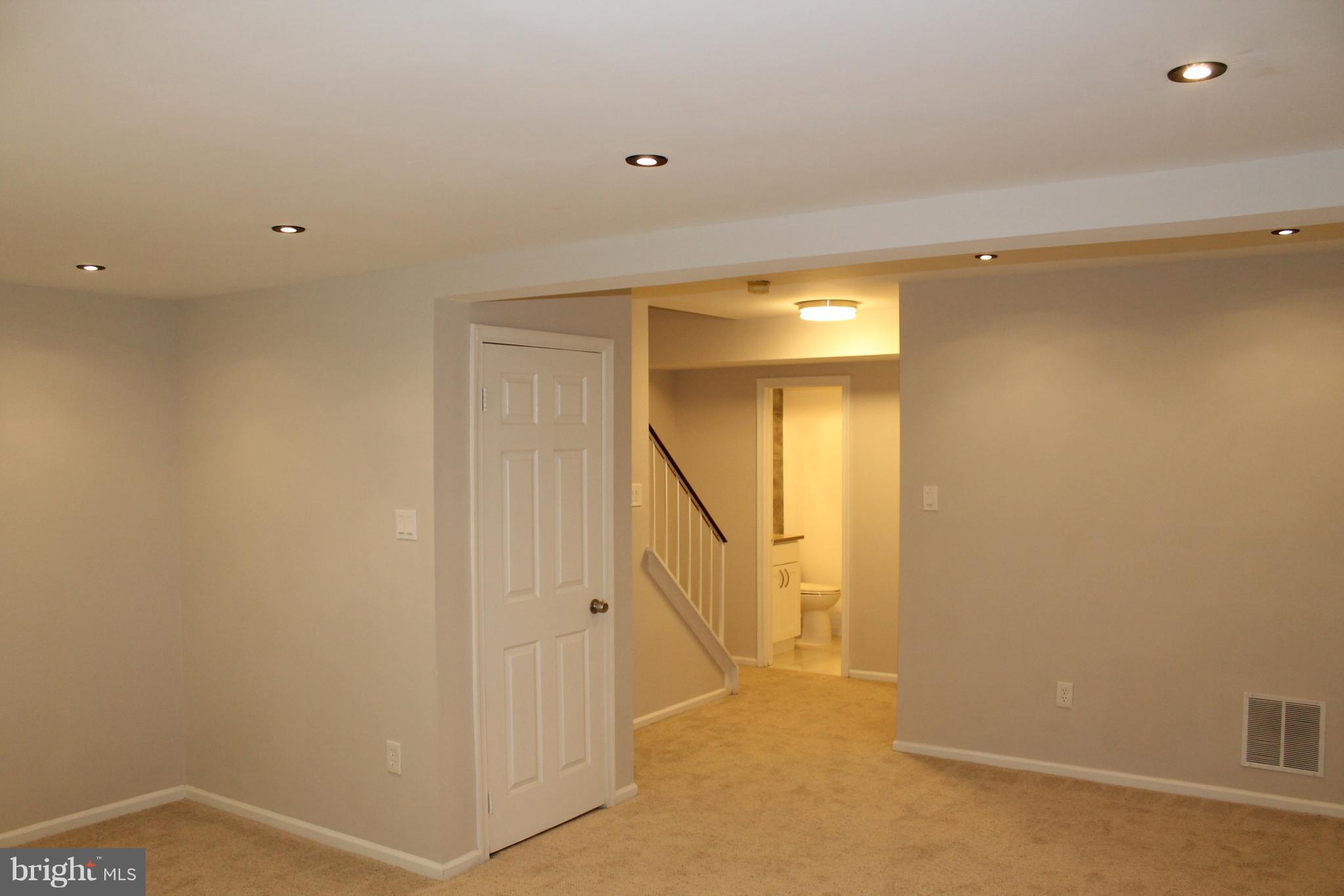 SILVER SPRING CNTRY CLUB - Residential