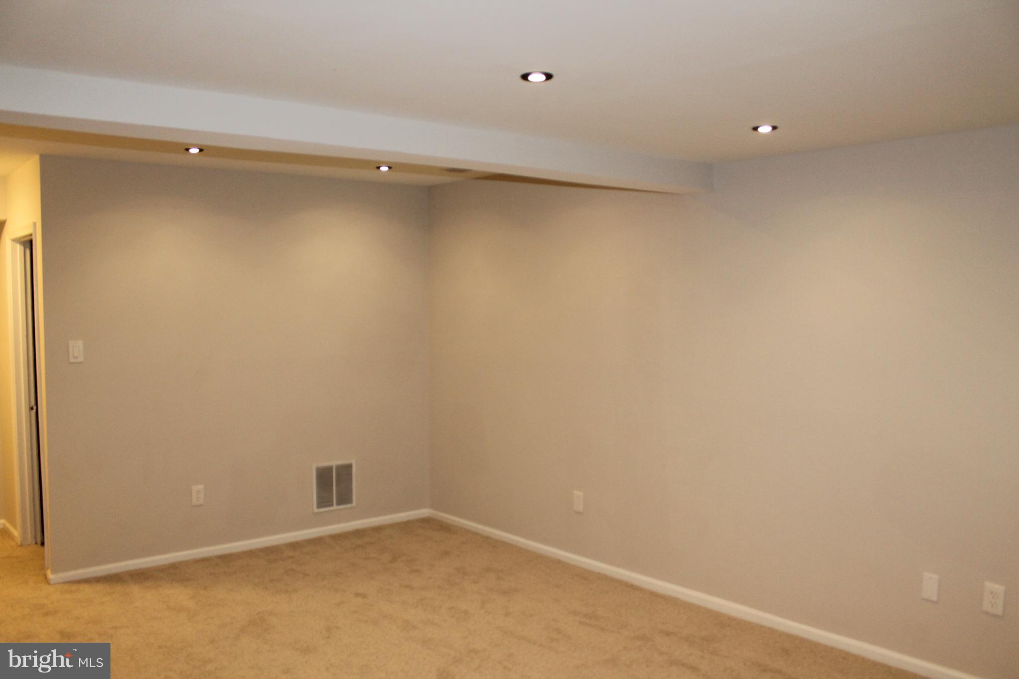 SILVER SPRING CNTRY CLUB - Residential