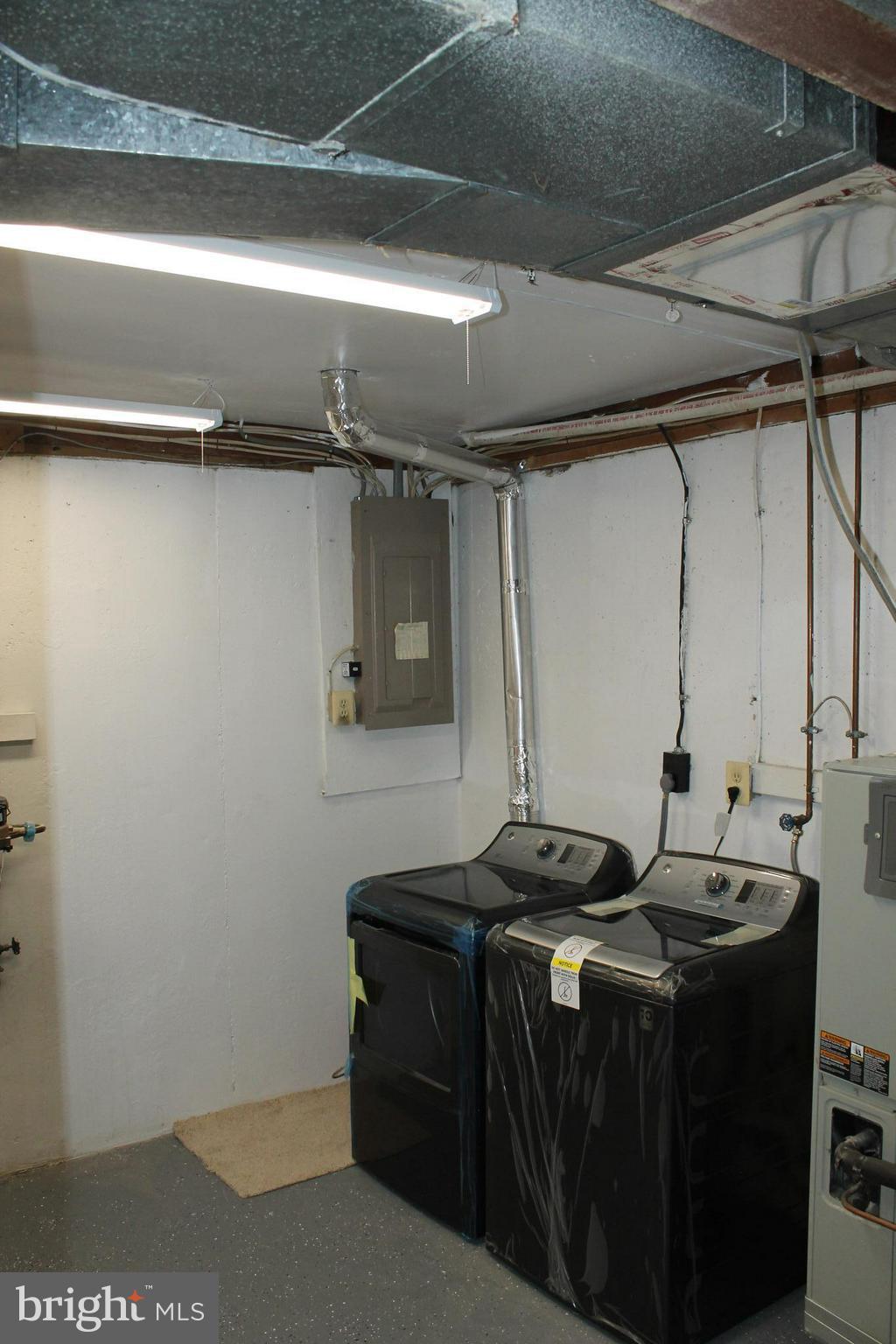 SILVER SPRING CNTRY CLUB - Residential