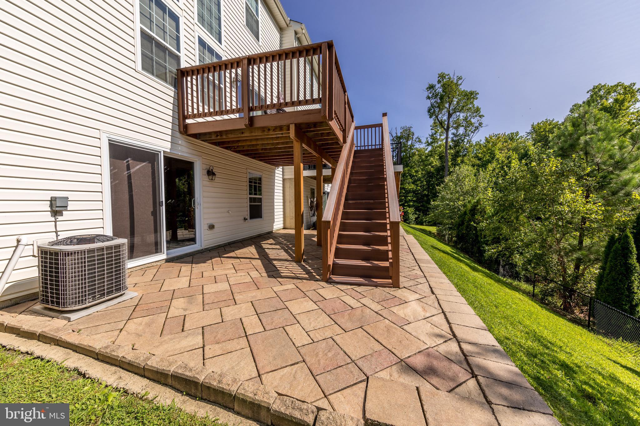 HOLLY WOODS - Residential