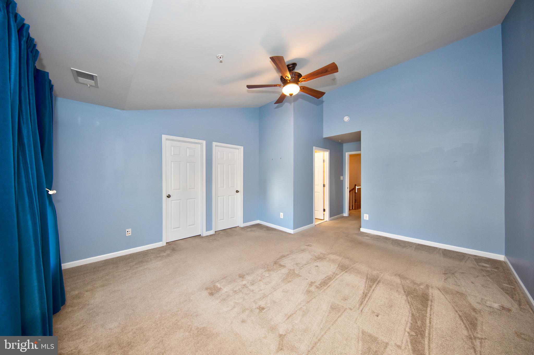 HOLLY WOODS - Residential