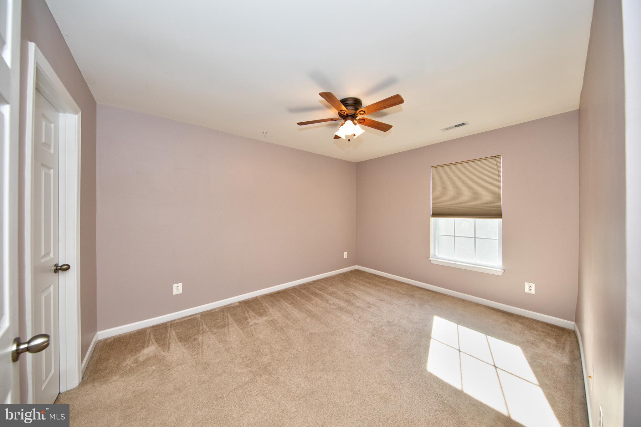 HOLLY WOODS - Residential