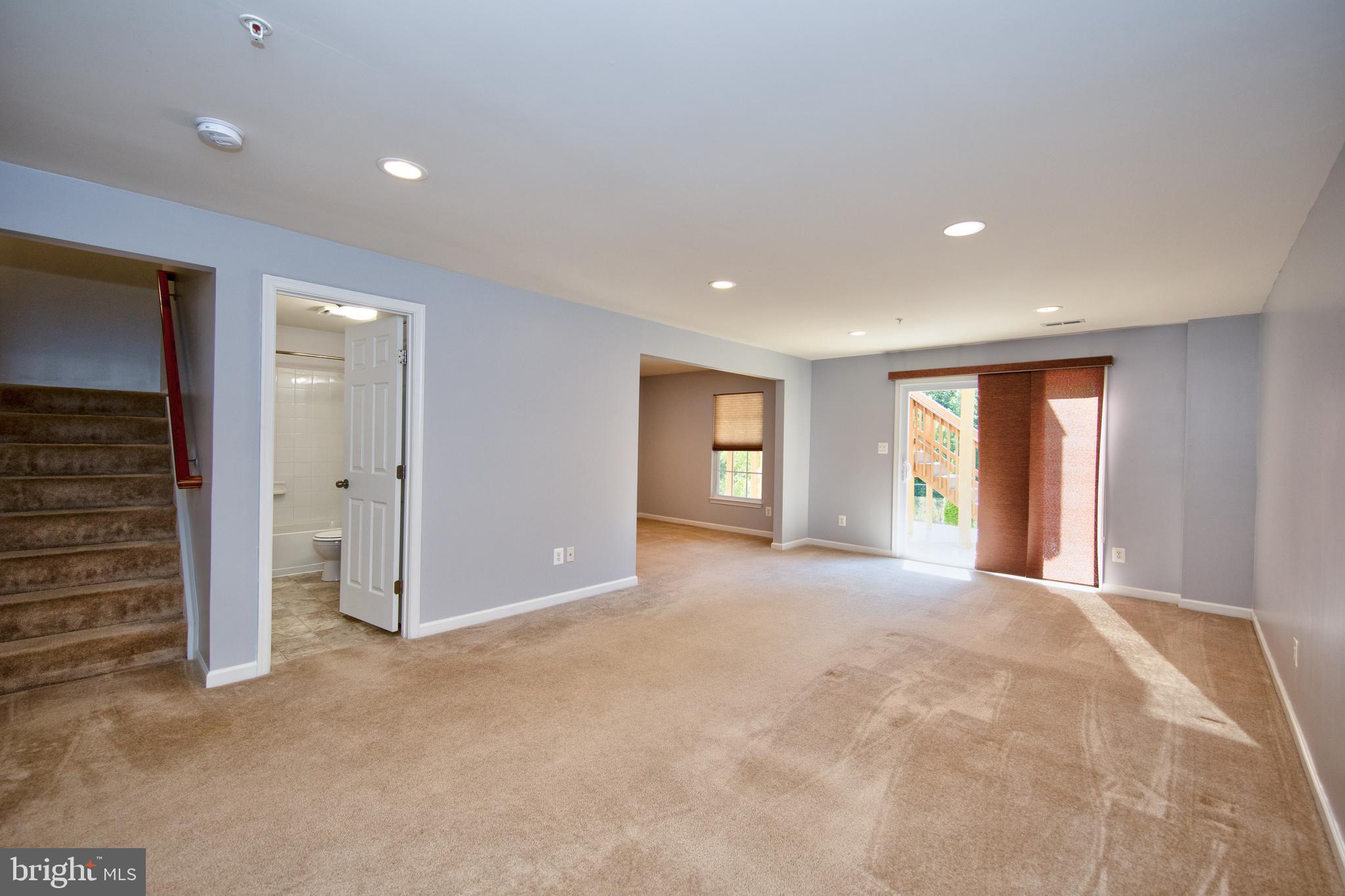 HOLLY WOODS - Residential