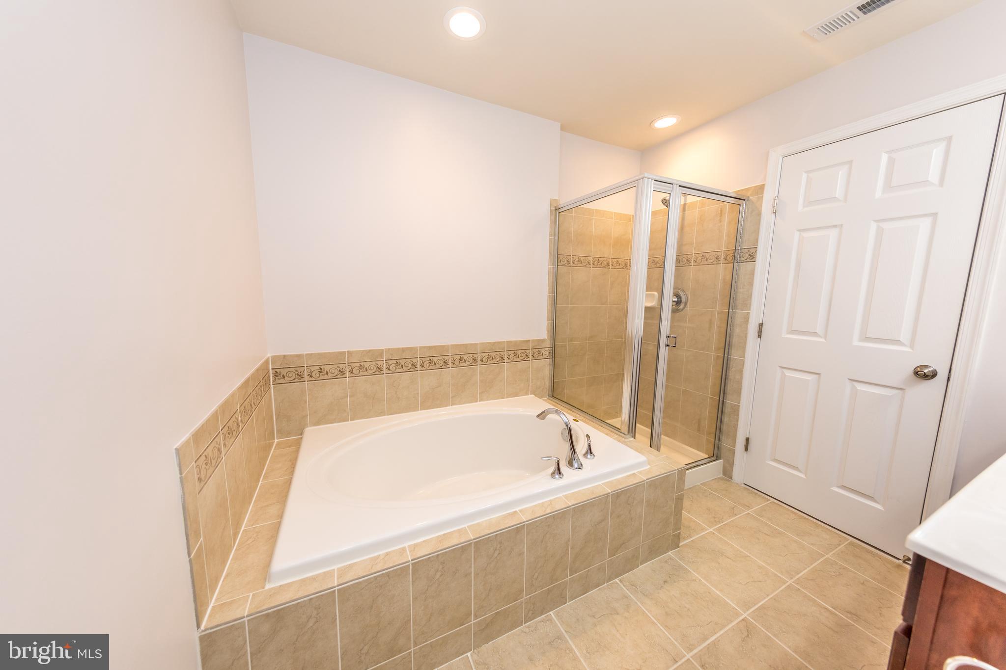 HOLLY WOODS - Residential