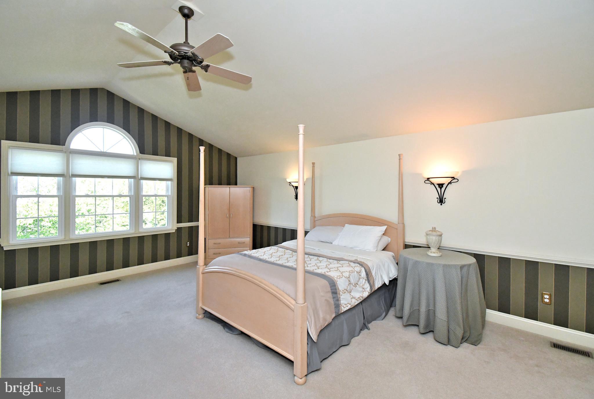 NORTHAMPTON CROSSG - Residential