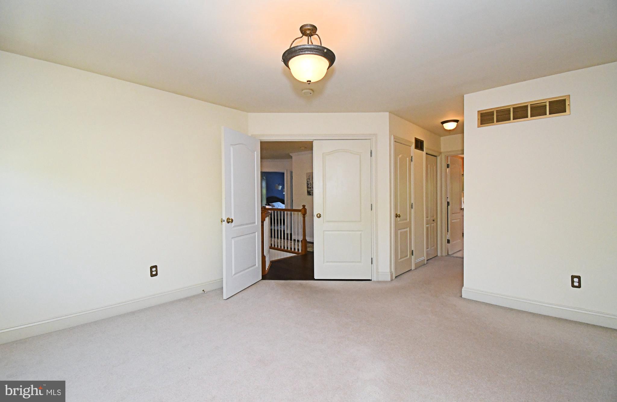 NORTHAMPTON CROSSG - Residential