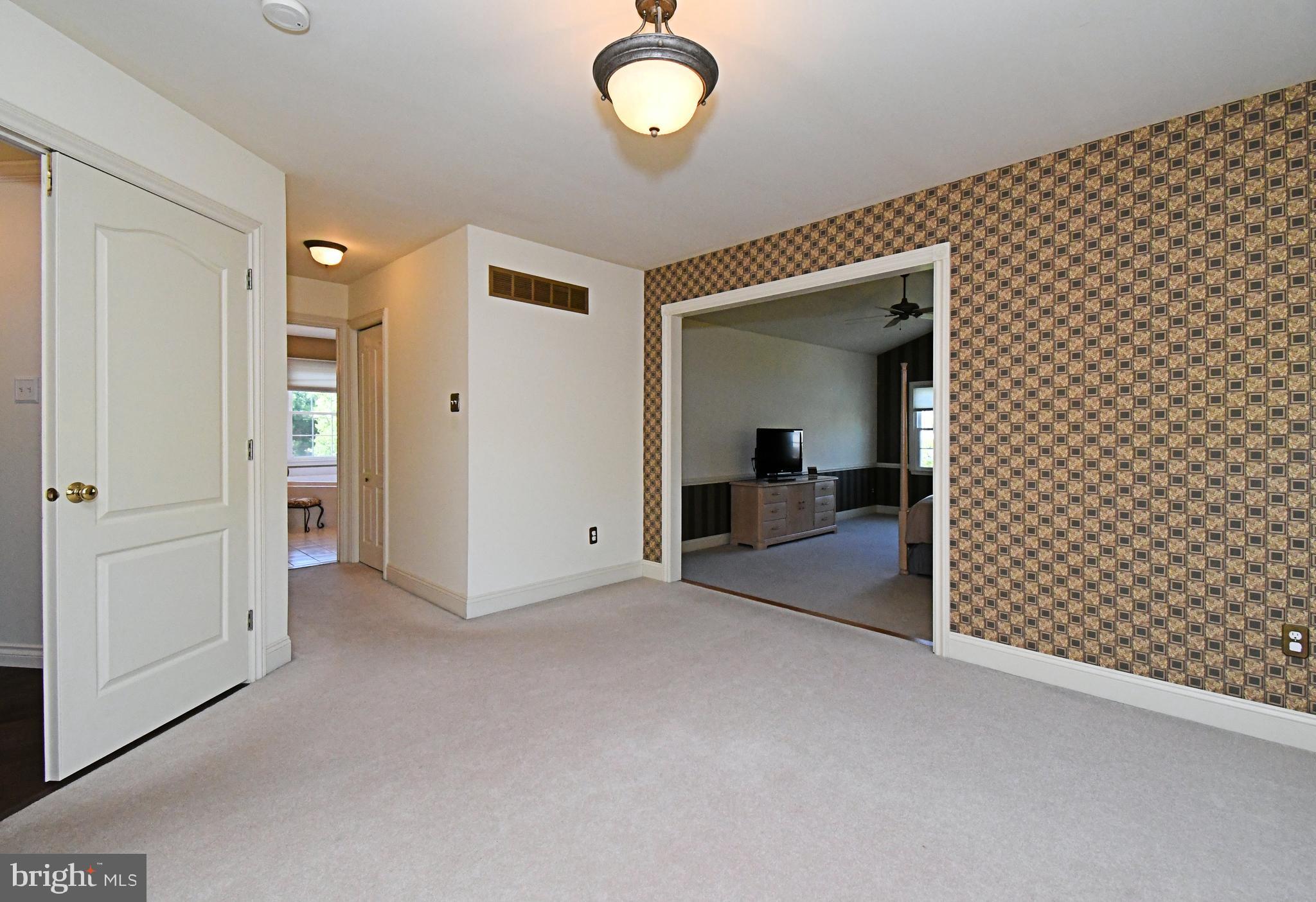 NORTHAMPTON CROSSG - Residential