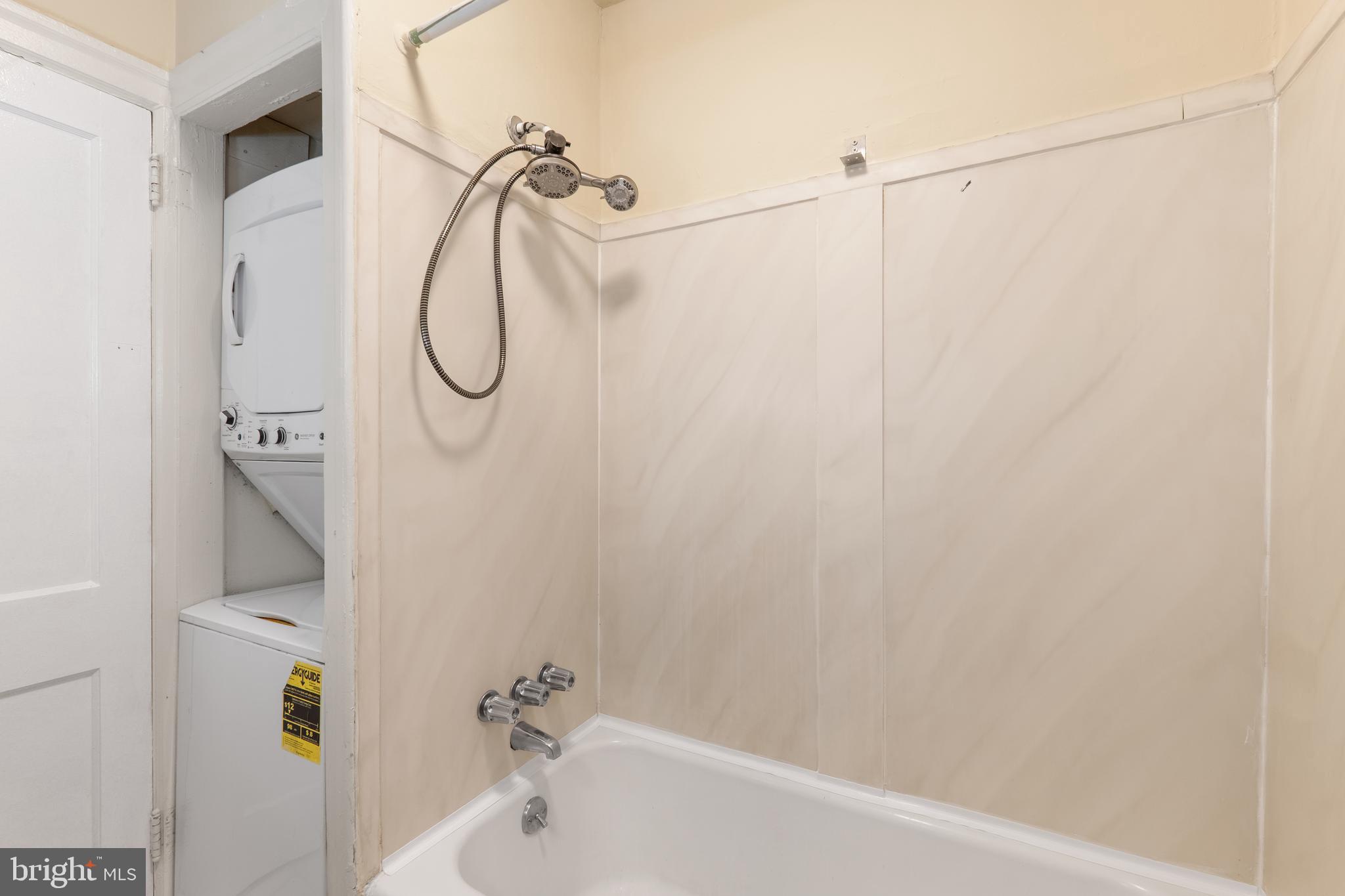 ART MUSEUM AREA - Residential Lease