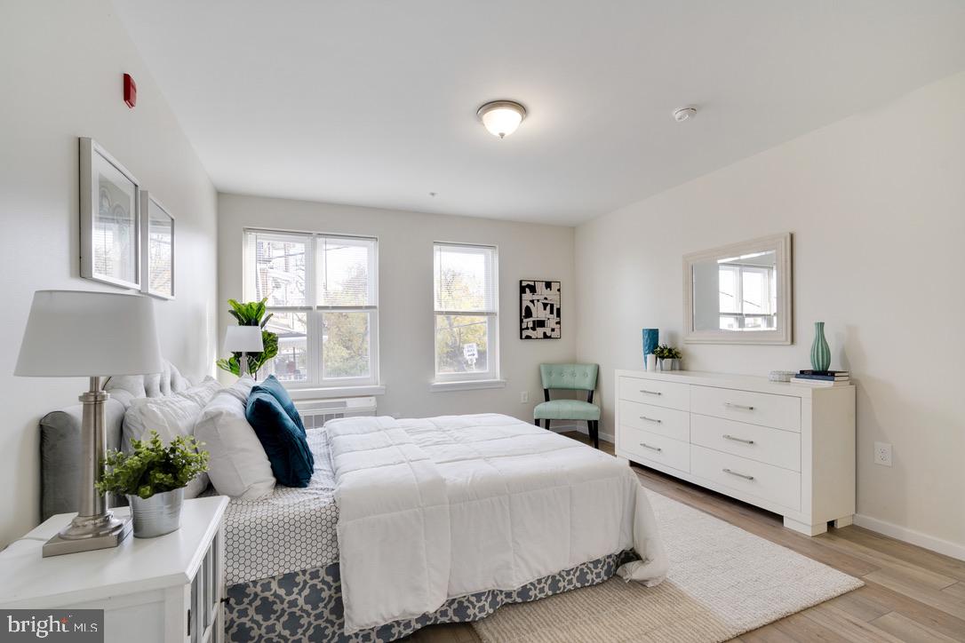 GERMANTOWN - Commercial Sale