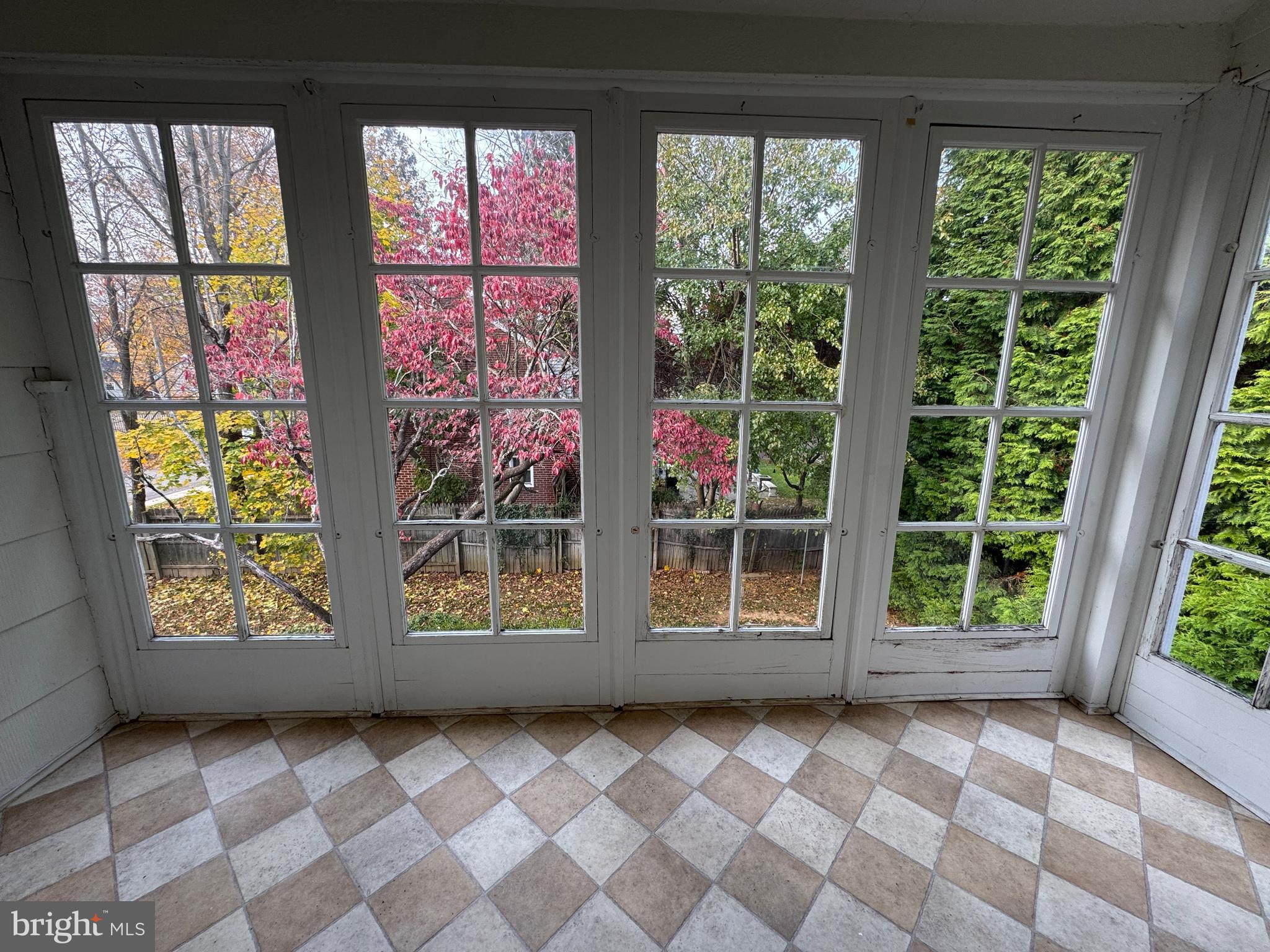 SOUTH WAYNE - Residential Lease