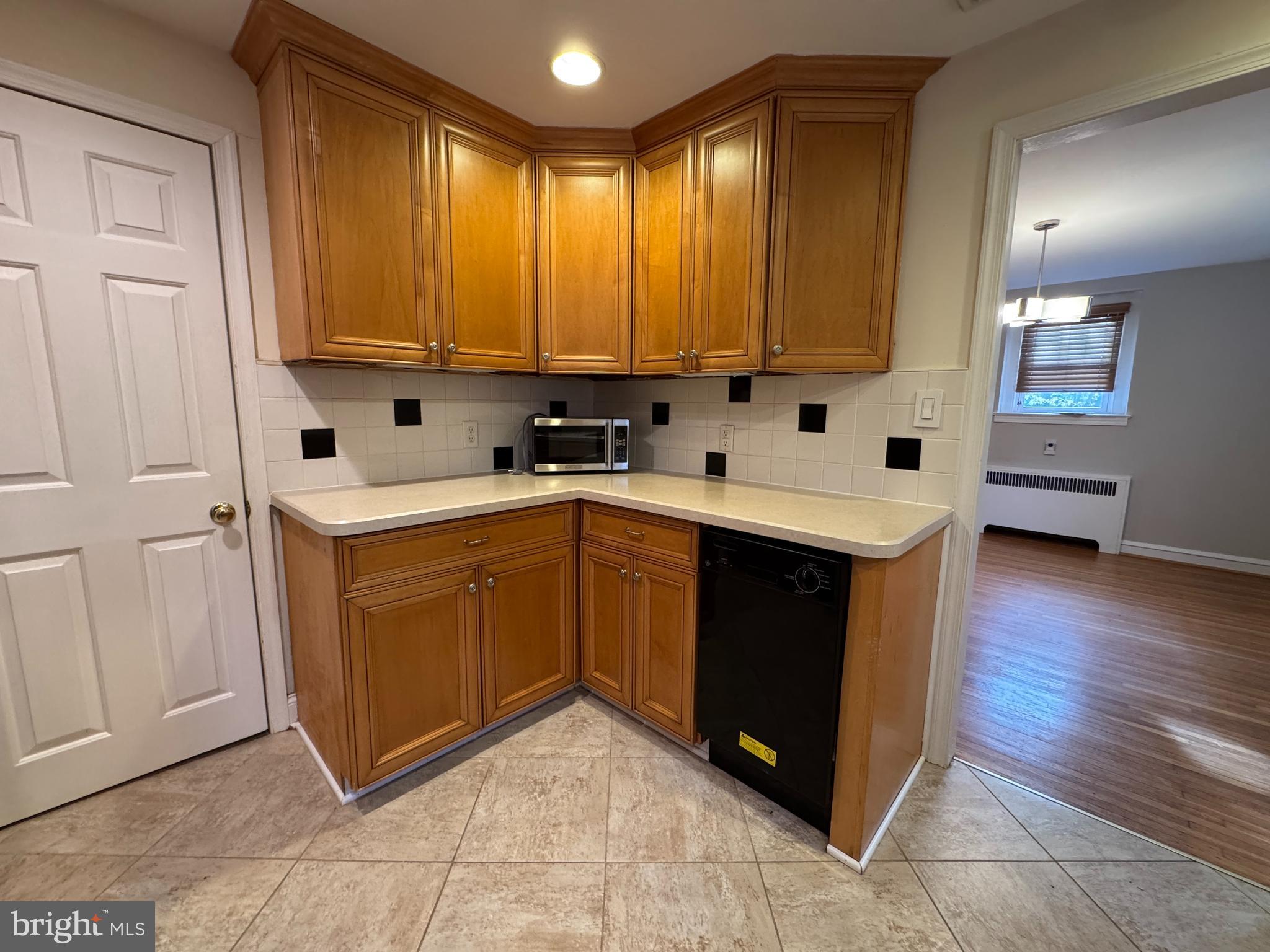 SOUTH WAYNE - Residential Lease