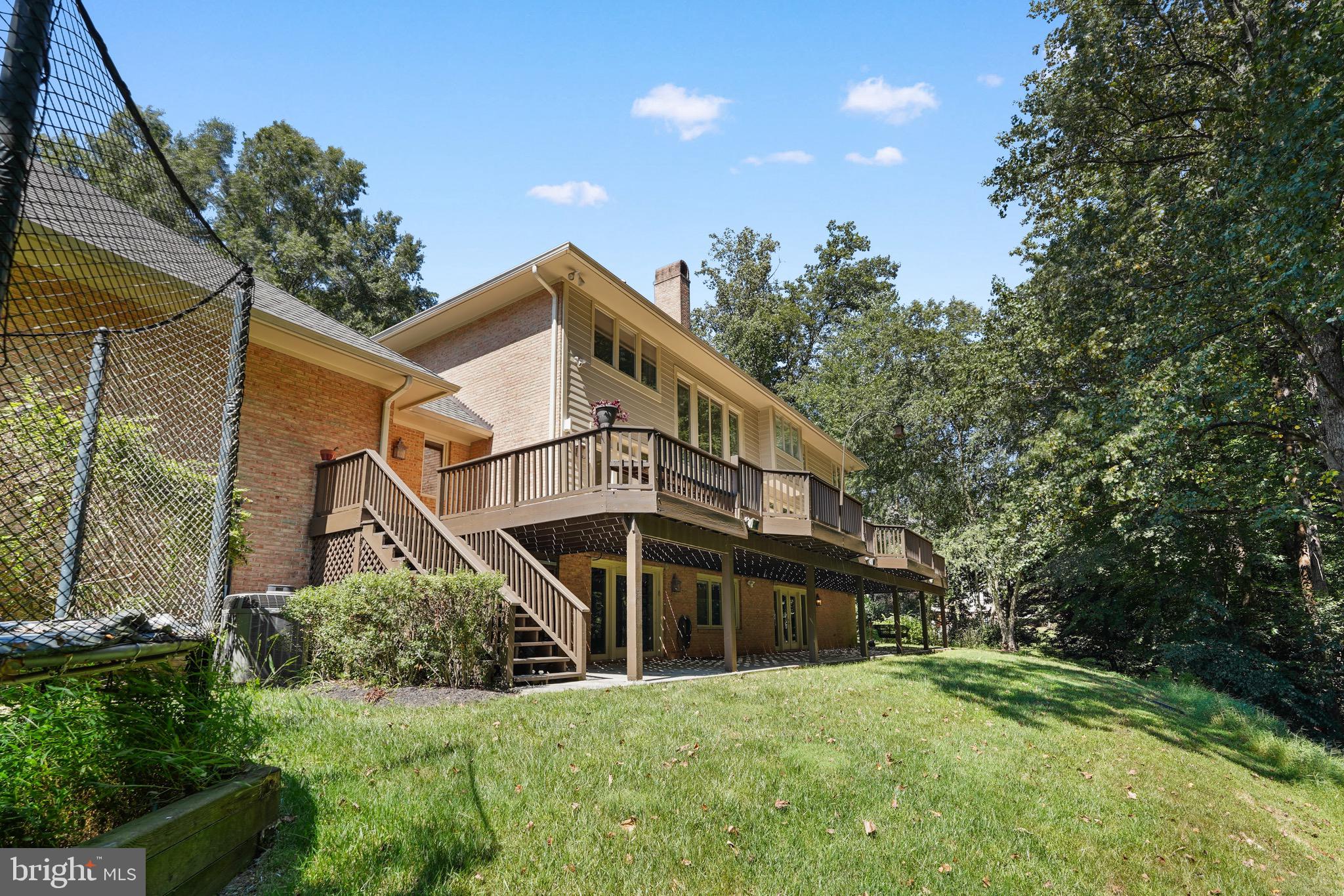8805 MARY MEAD COURT