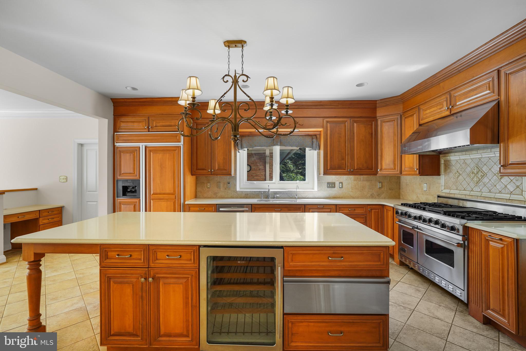 FALCONHURST - Residential