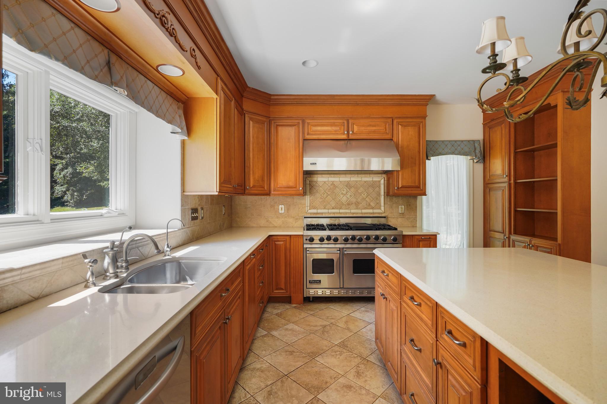 FALCONHURST - Residential