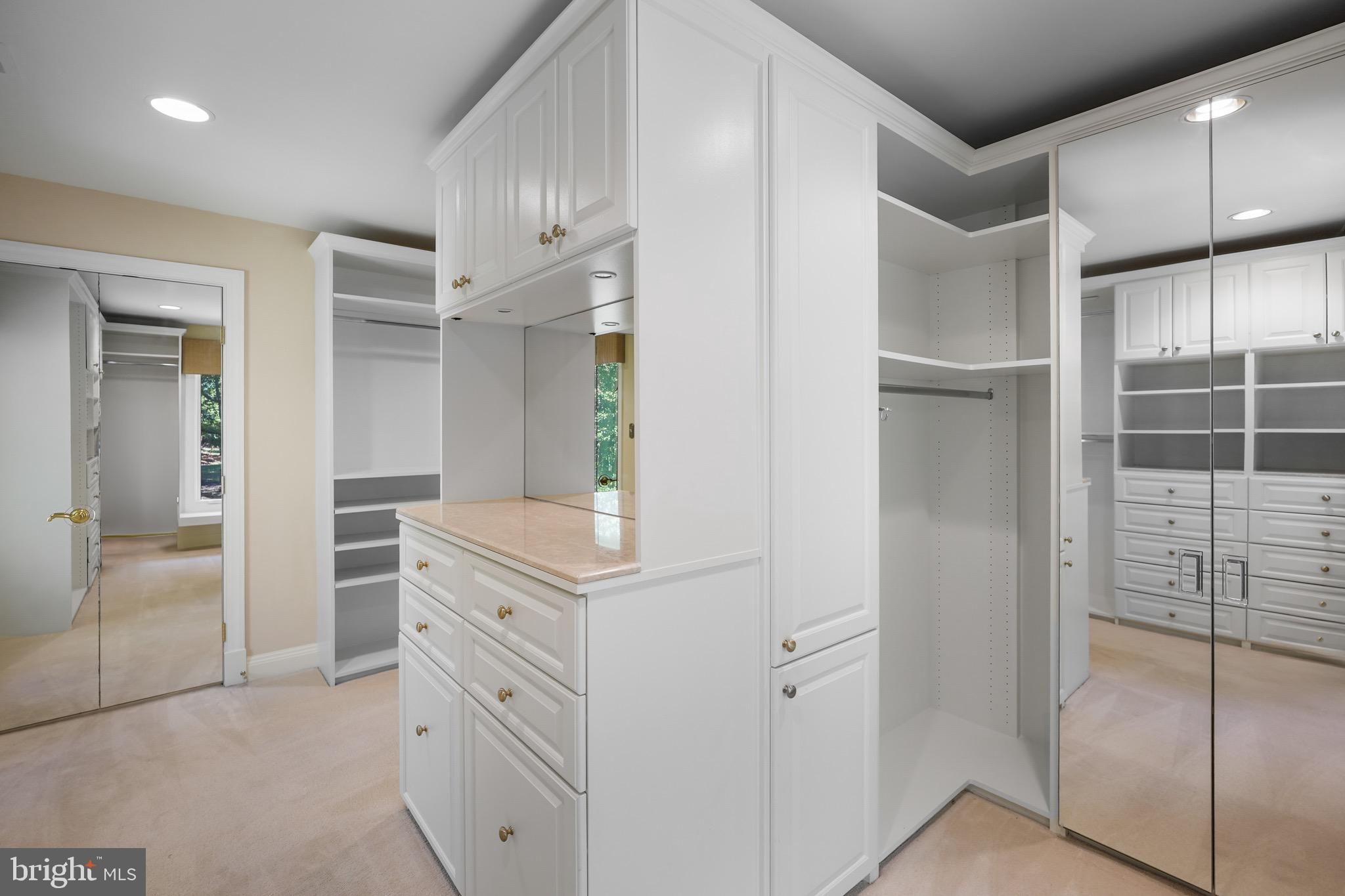 FALCONHURST - Residential