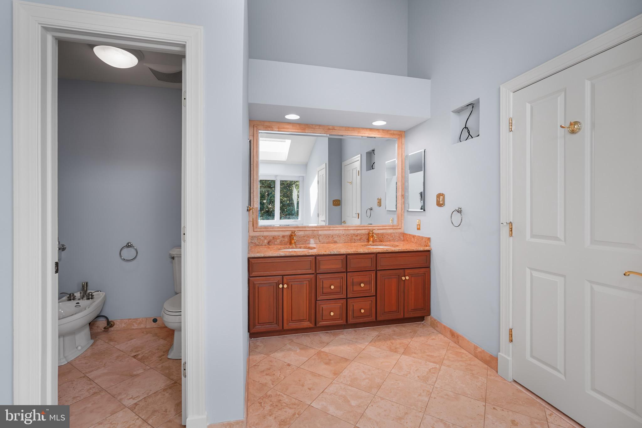 FALCONHURST - Residential