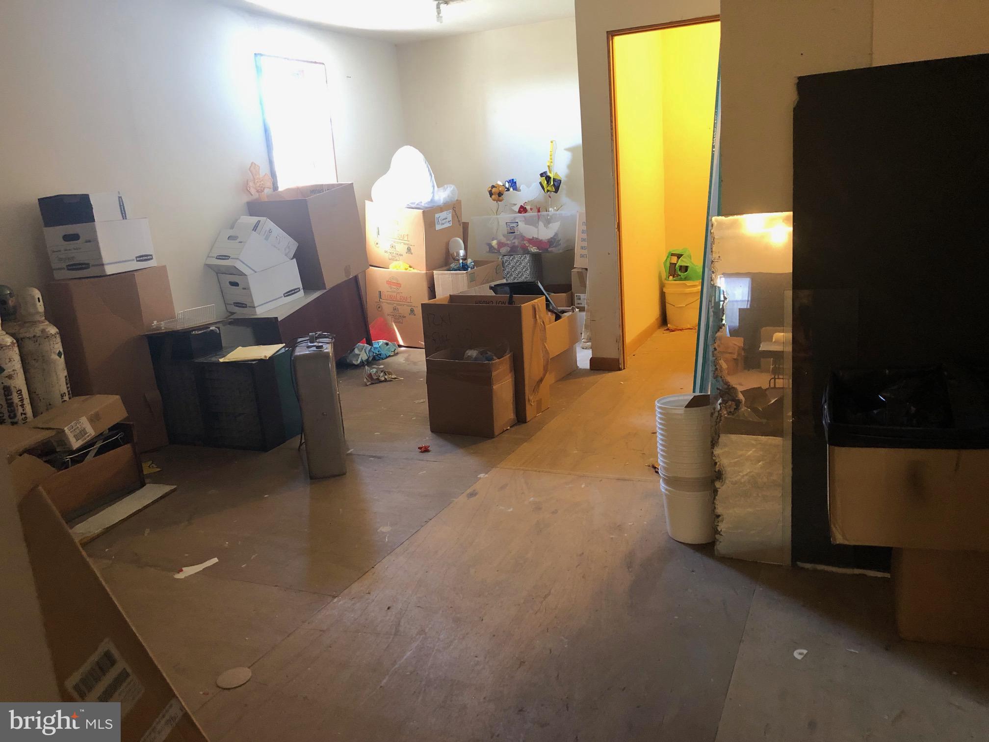 ITALIAN MARKET - Residential Income