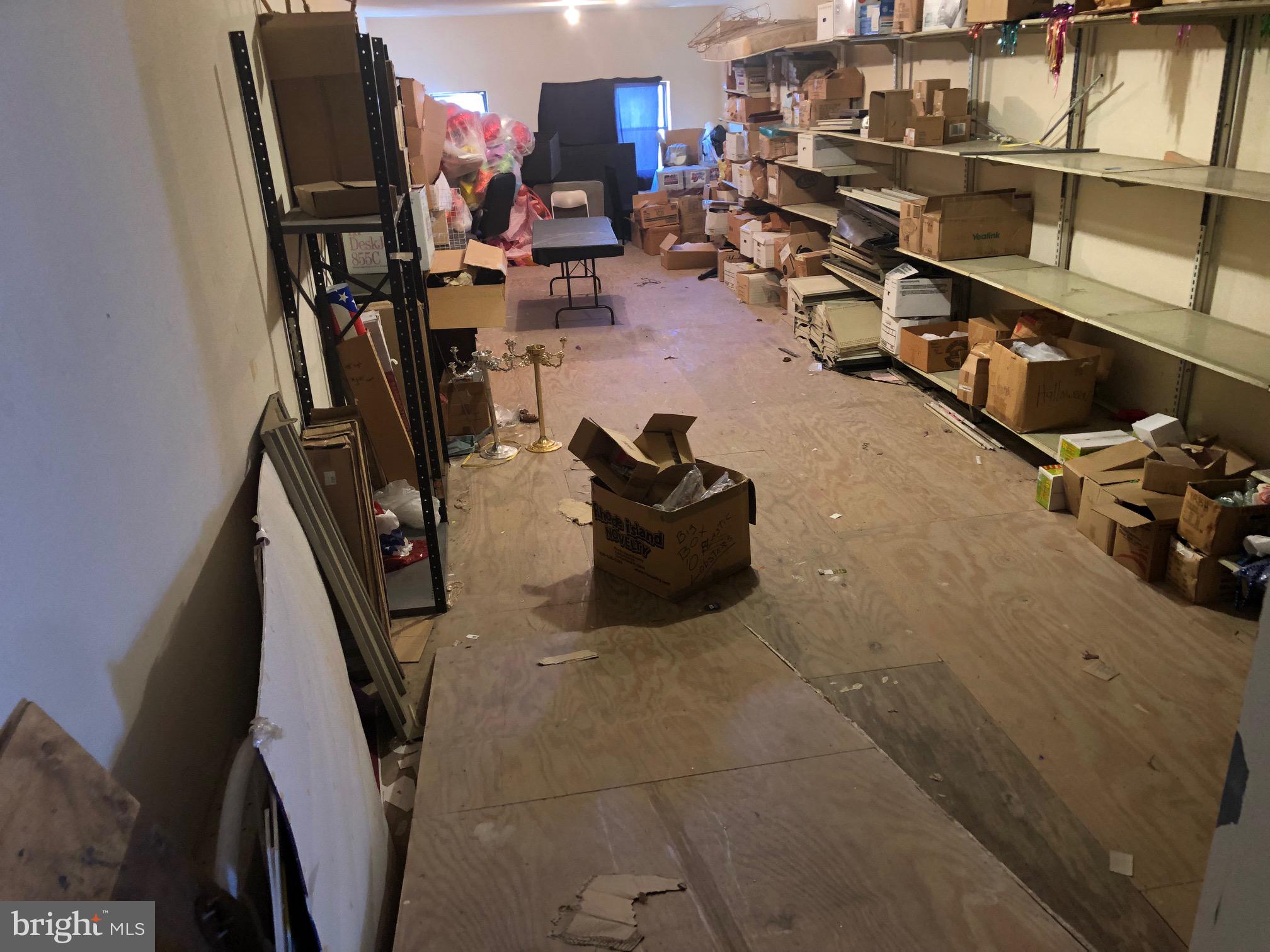 ITALIAN MARKET - Residential Income