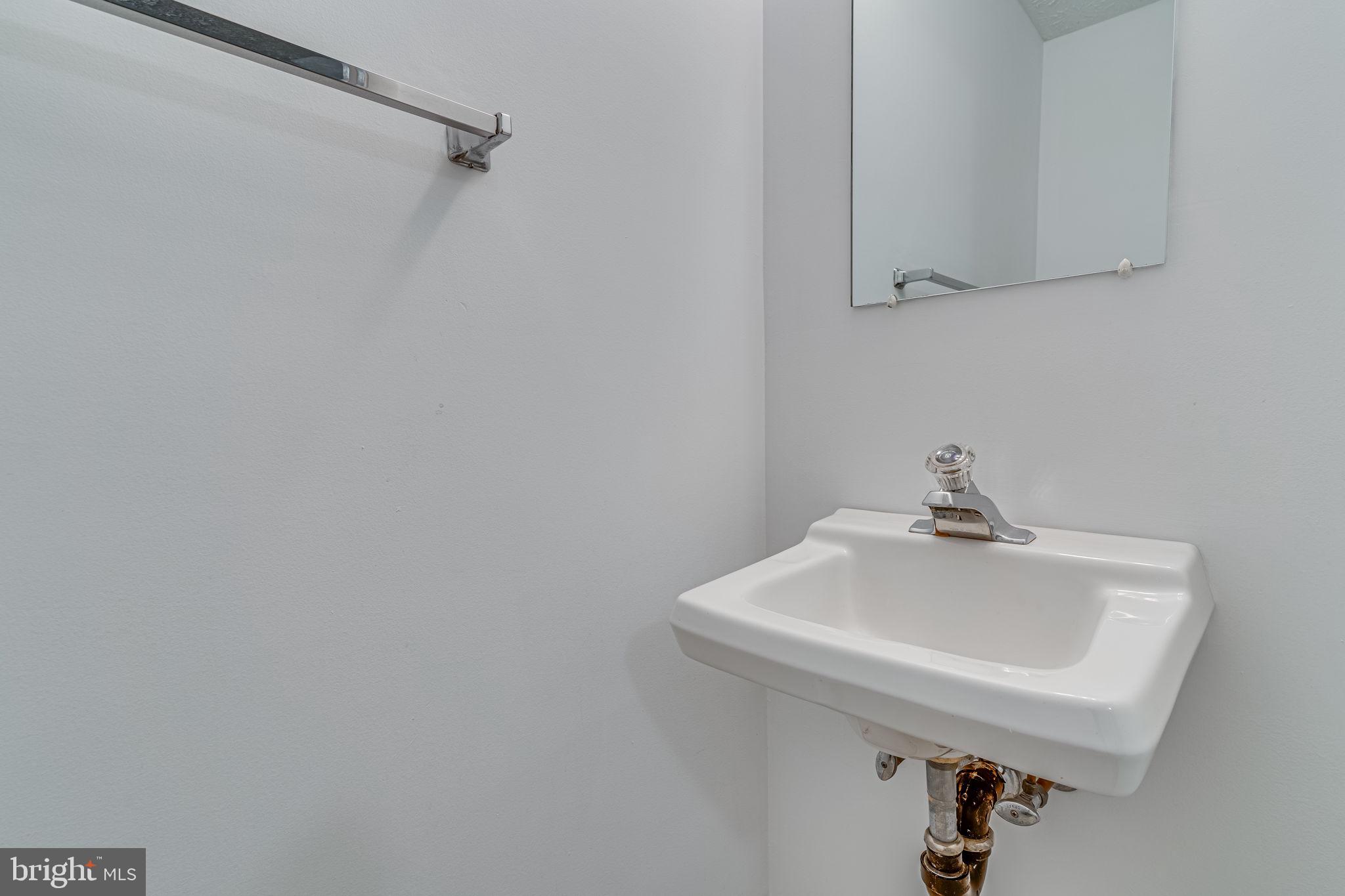 COURTS OF TYSONS - Residential