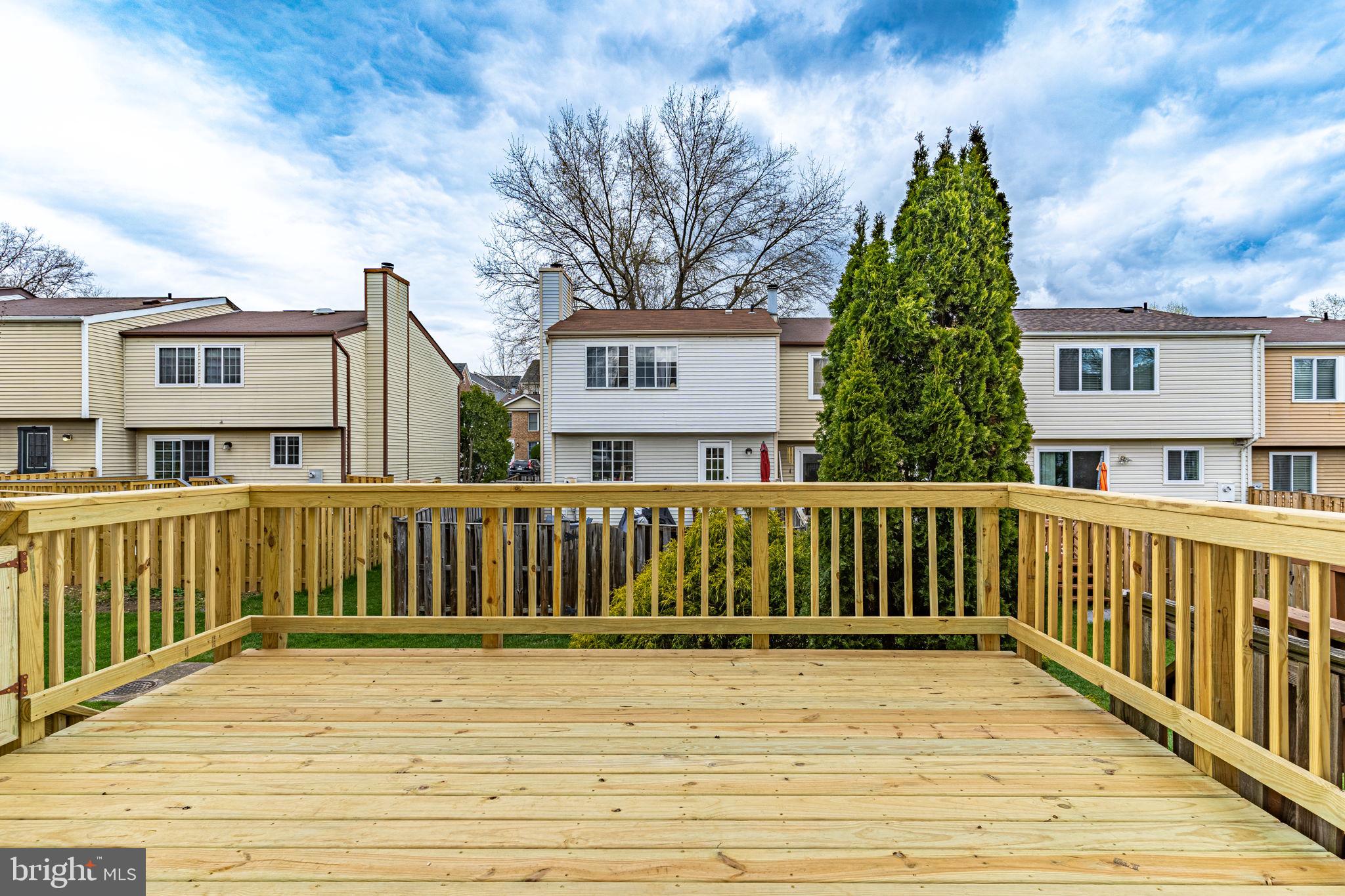 COURTS OF TYSONS - Residential