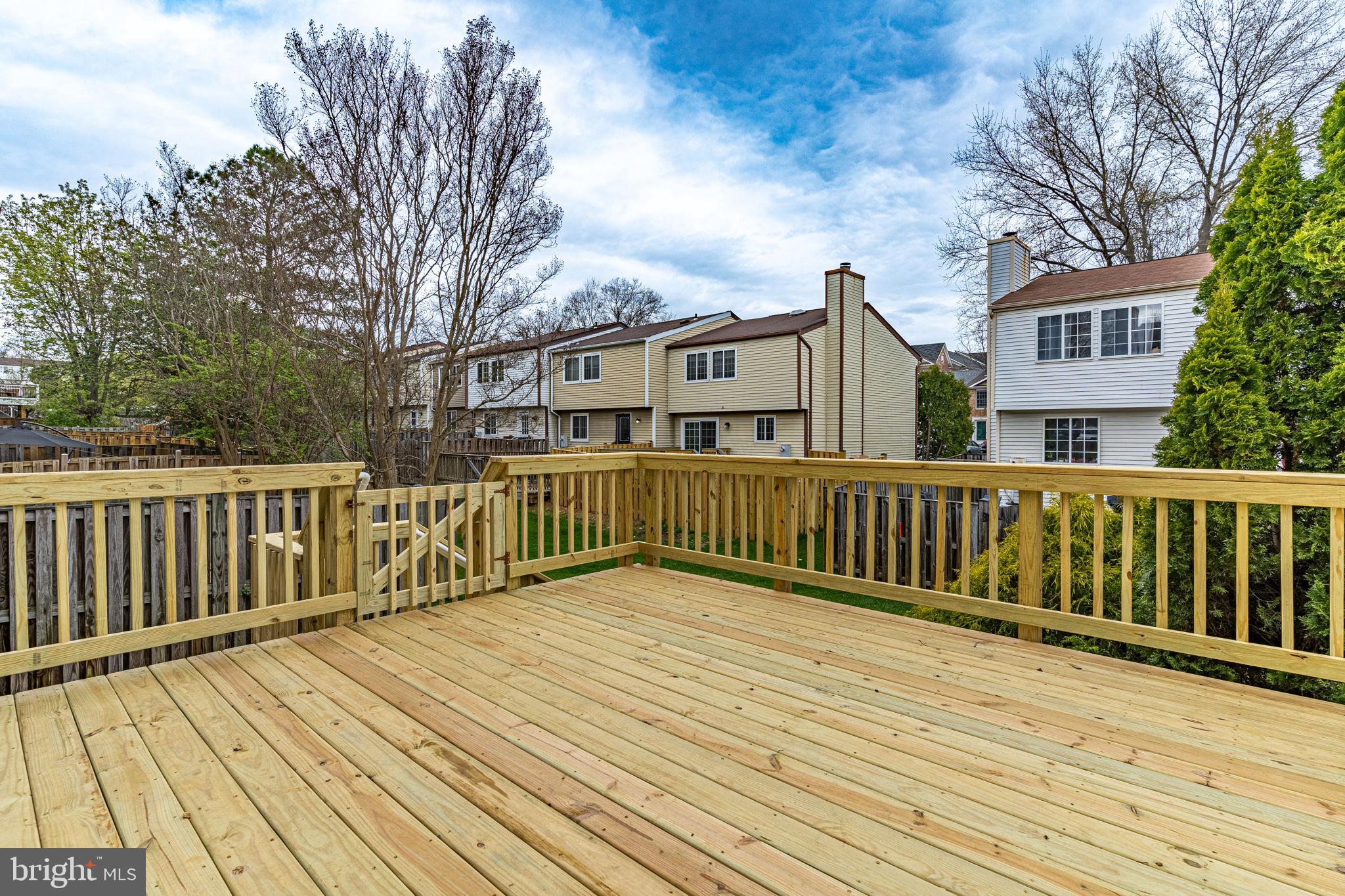 COURTS OF TYSONS - Residential