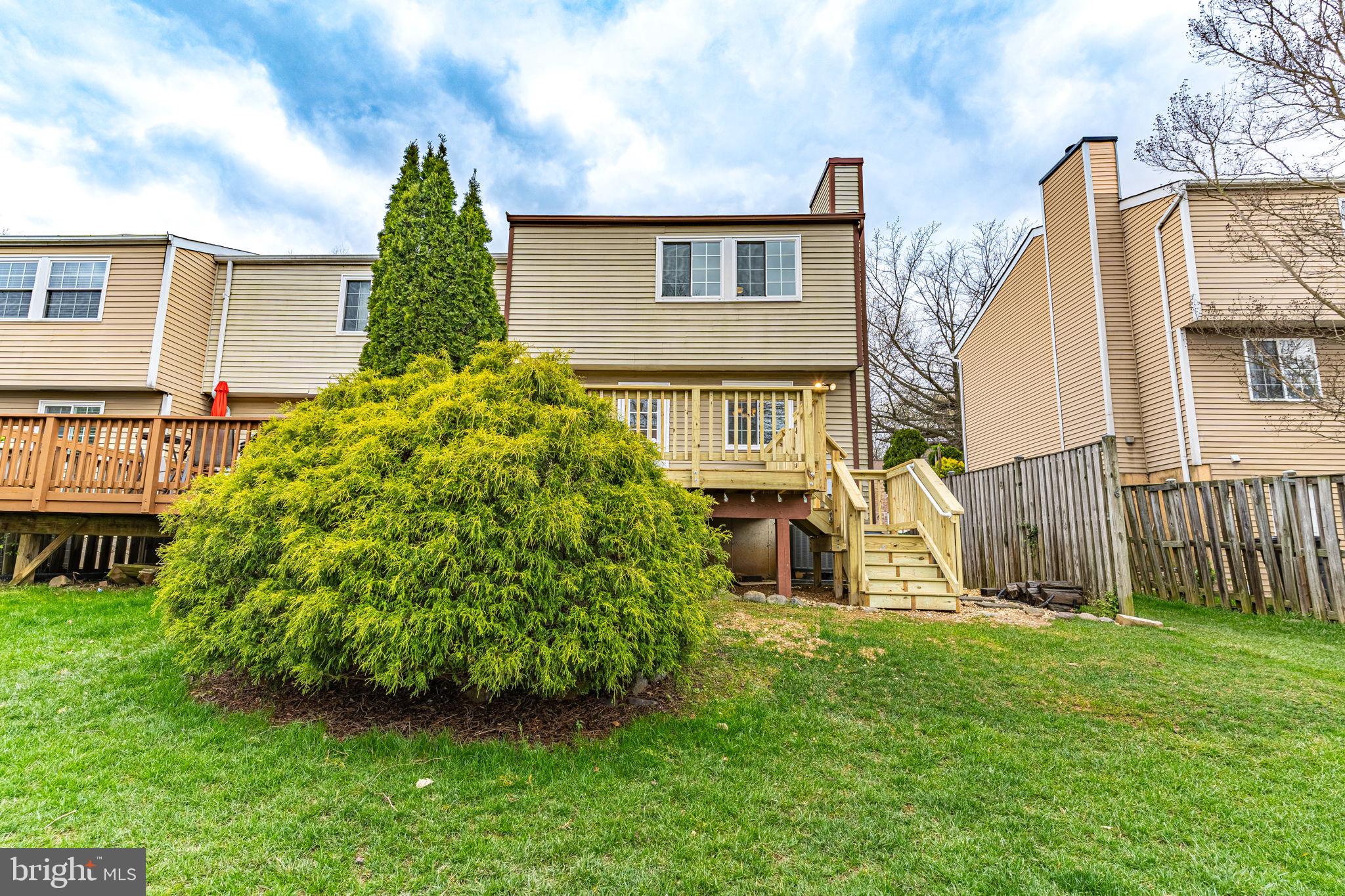 COURTS OF TYSONS - Residential