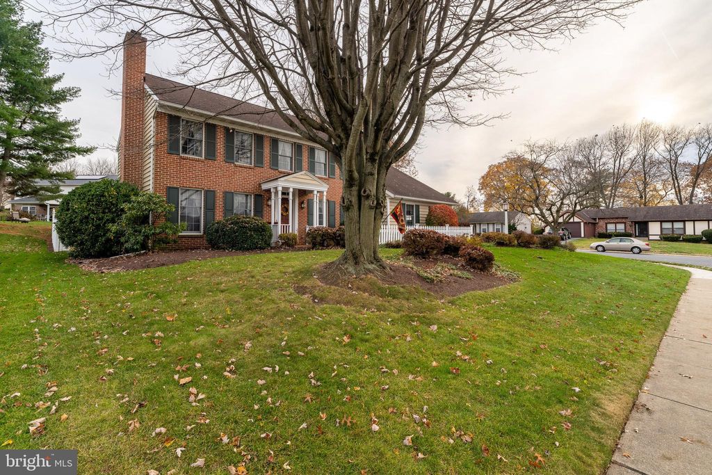 Photo of 2301 Henbird Lane, Lancaster, PA 17601 (MLS # PALA2043986)
