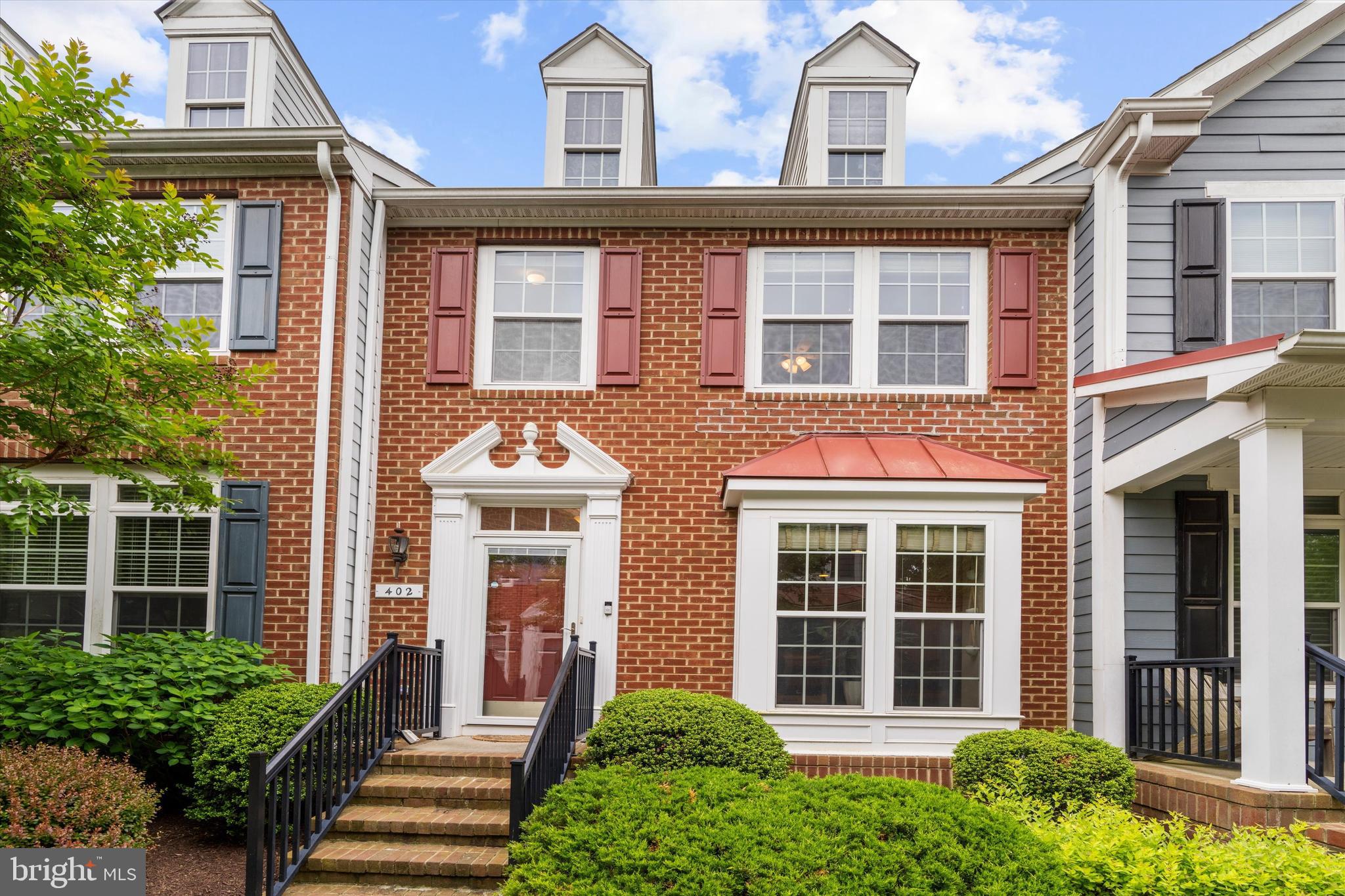300 DIXON STREET 402