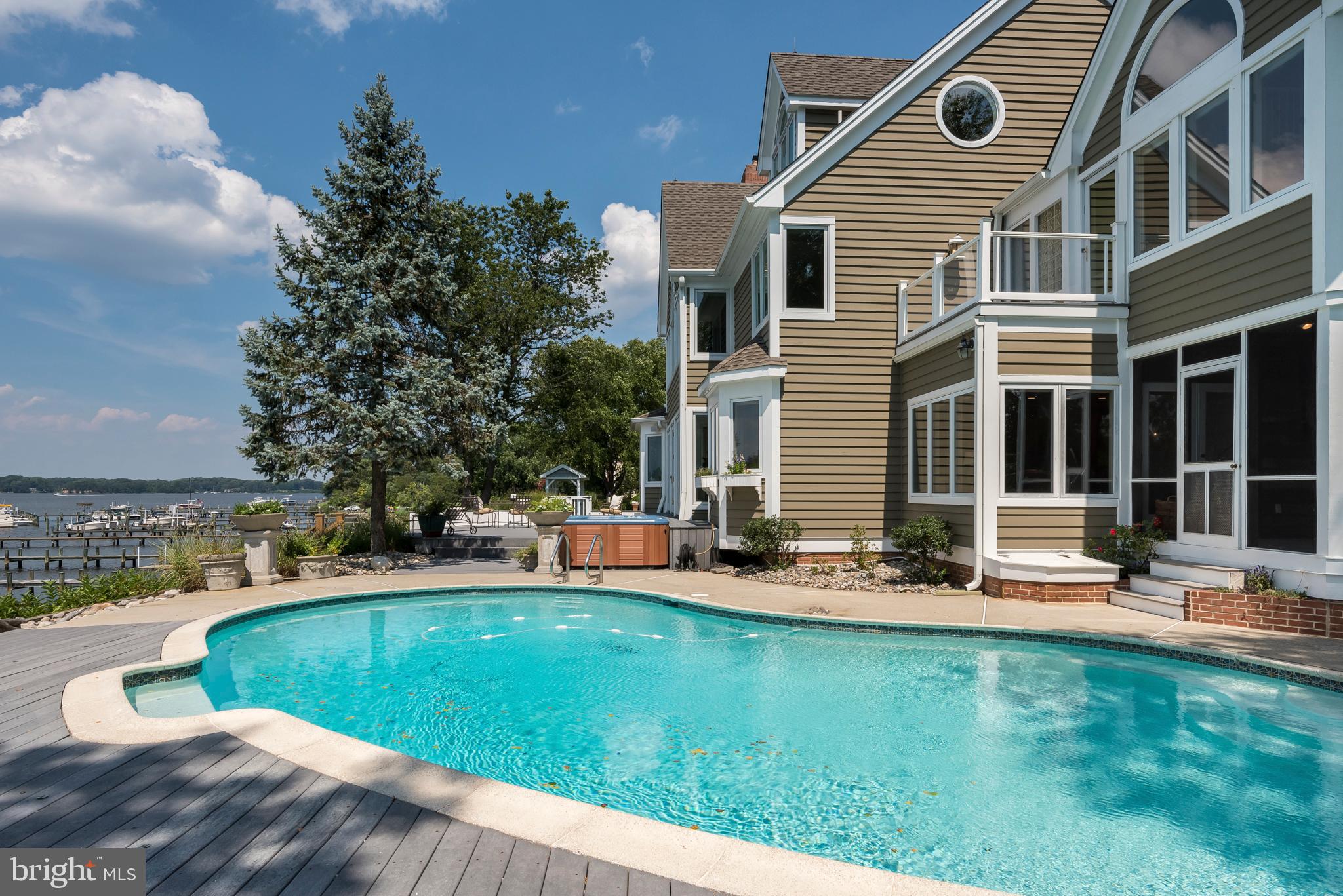 ULMSTEAD POINT - Residential