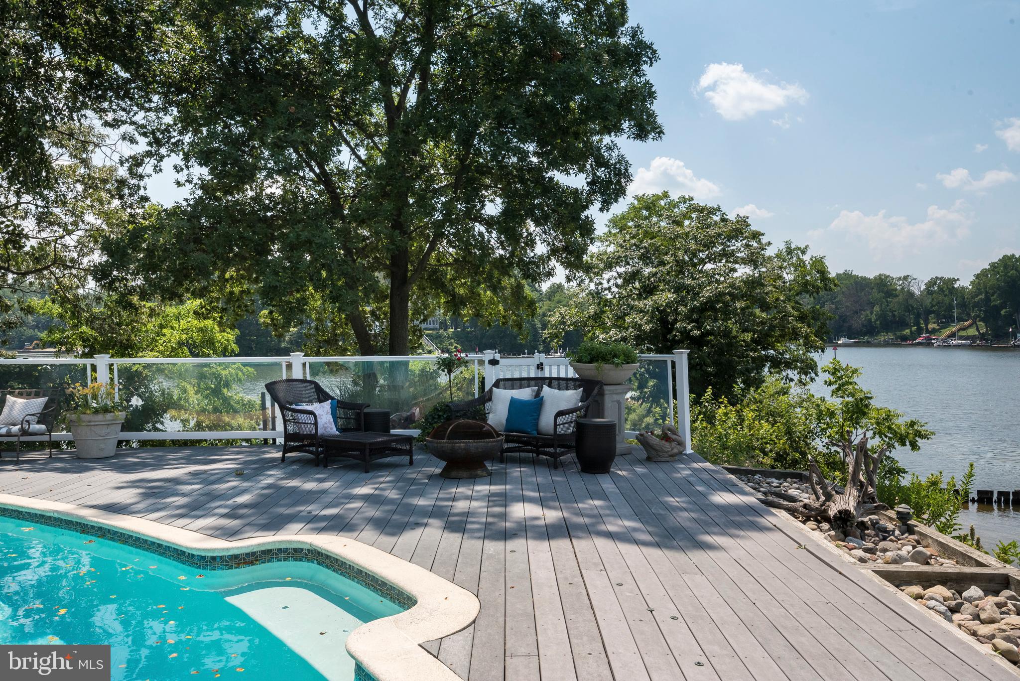 ULMSTEAD POINT - Residential